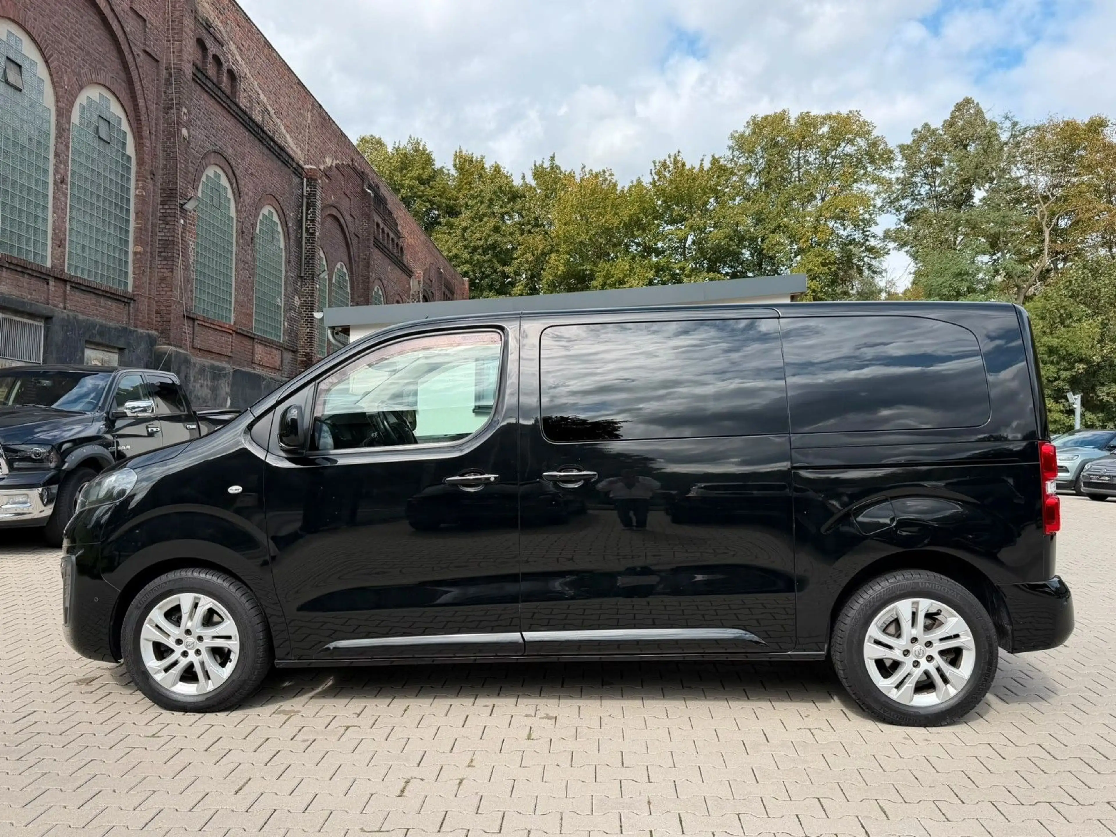 Opel Zafira Life Edition M — photo 2