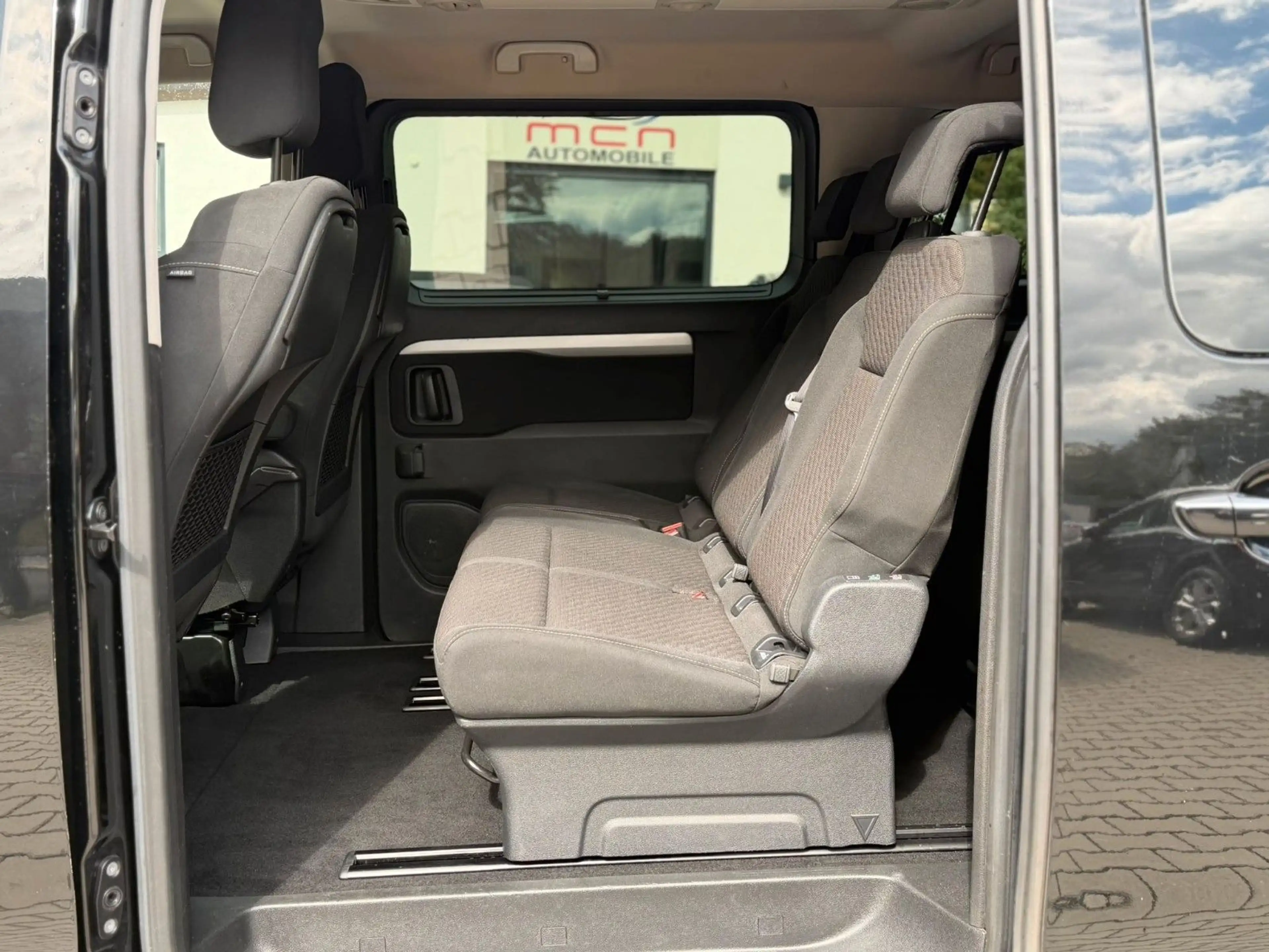 Opel Zafira Life Edition M — photo 14