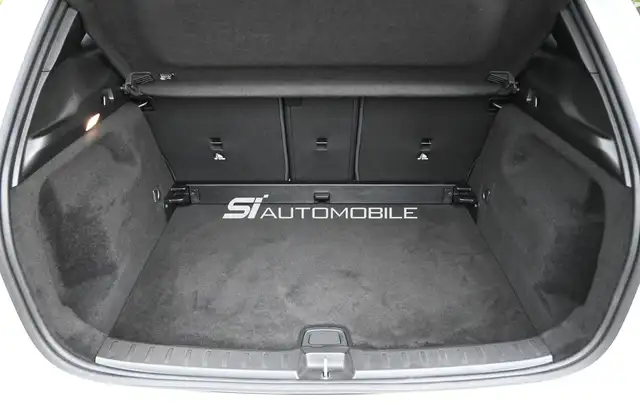 Mercedes-Benz GLA view 15