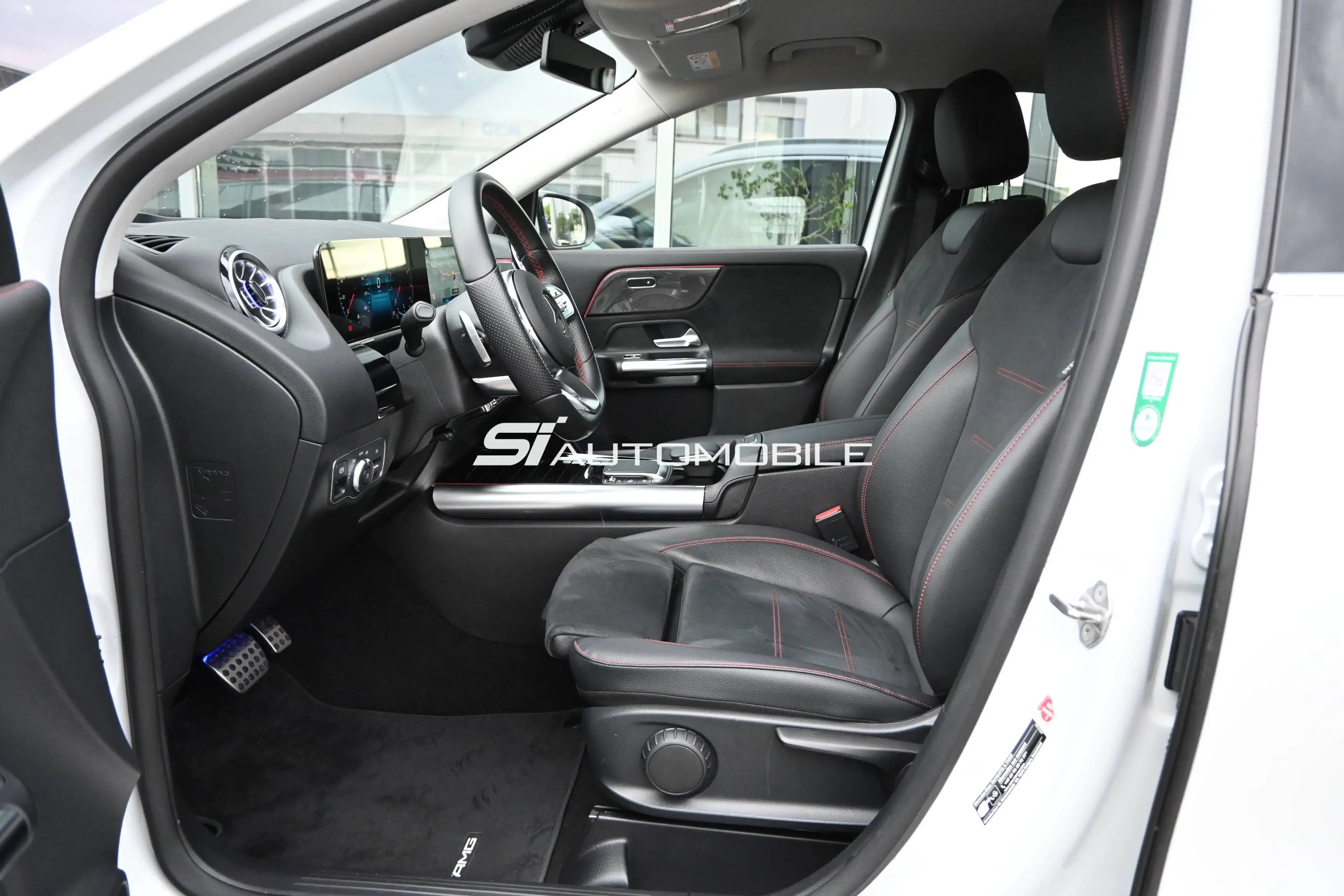 Mercedes-Benz GLA 250 AMG Line *DISTRONIC*HUD*STANDHEIZ*KAMERA*KEYLESS* — photo 10