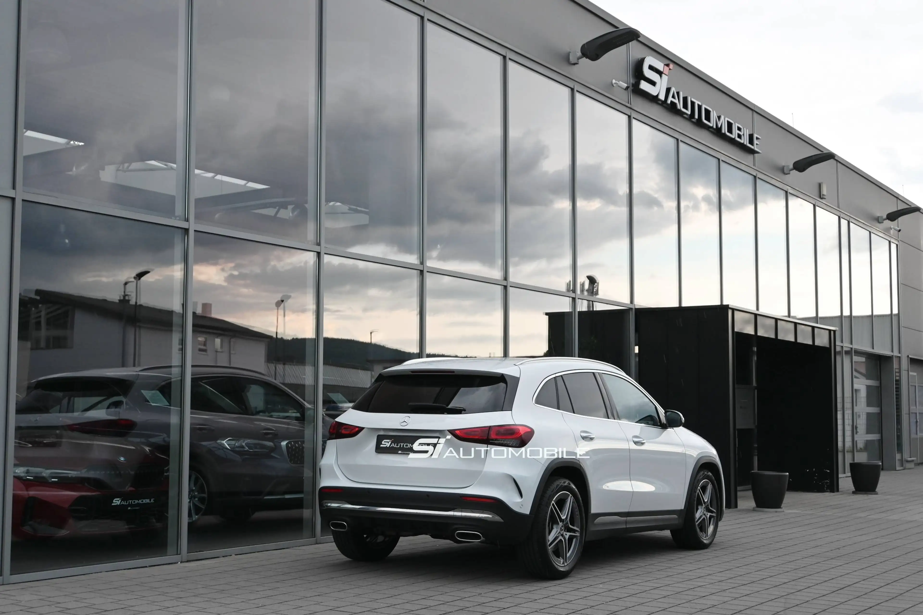 Mercedes-Benz GLA 250 AMG Line *DISTRONIC*HUD*STANDHEIZ*KAMERA*KEYLESS* — photo 5