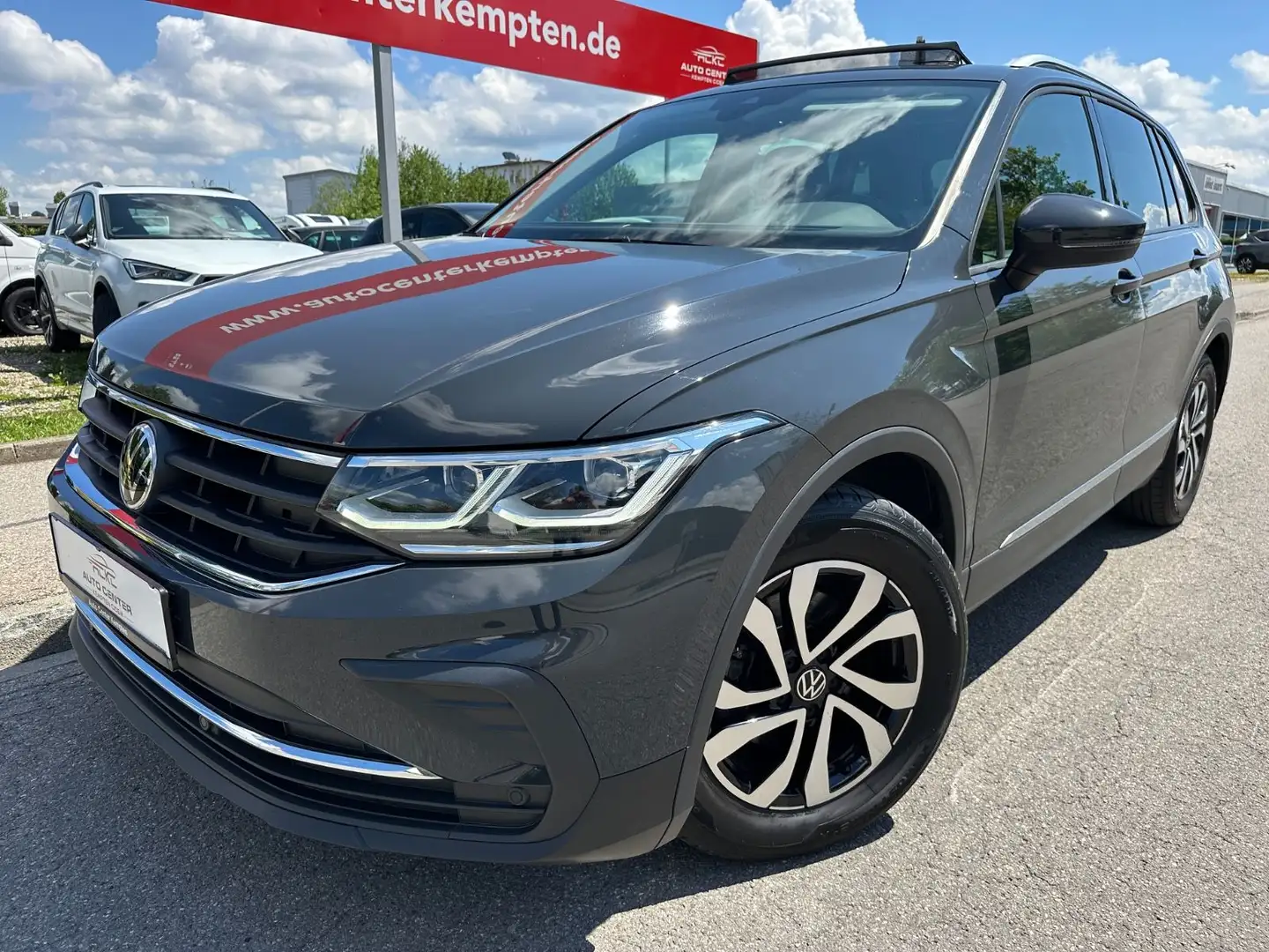 Volkswagen Tiguan Active*PANORAMA*NAVI*KAMERA*LED Grau - 1