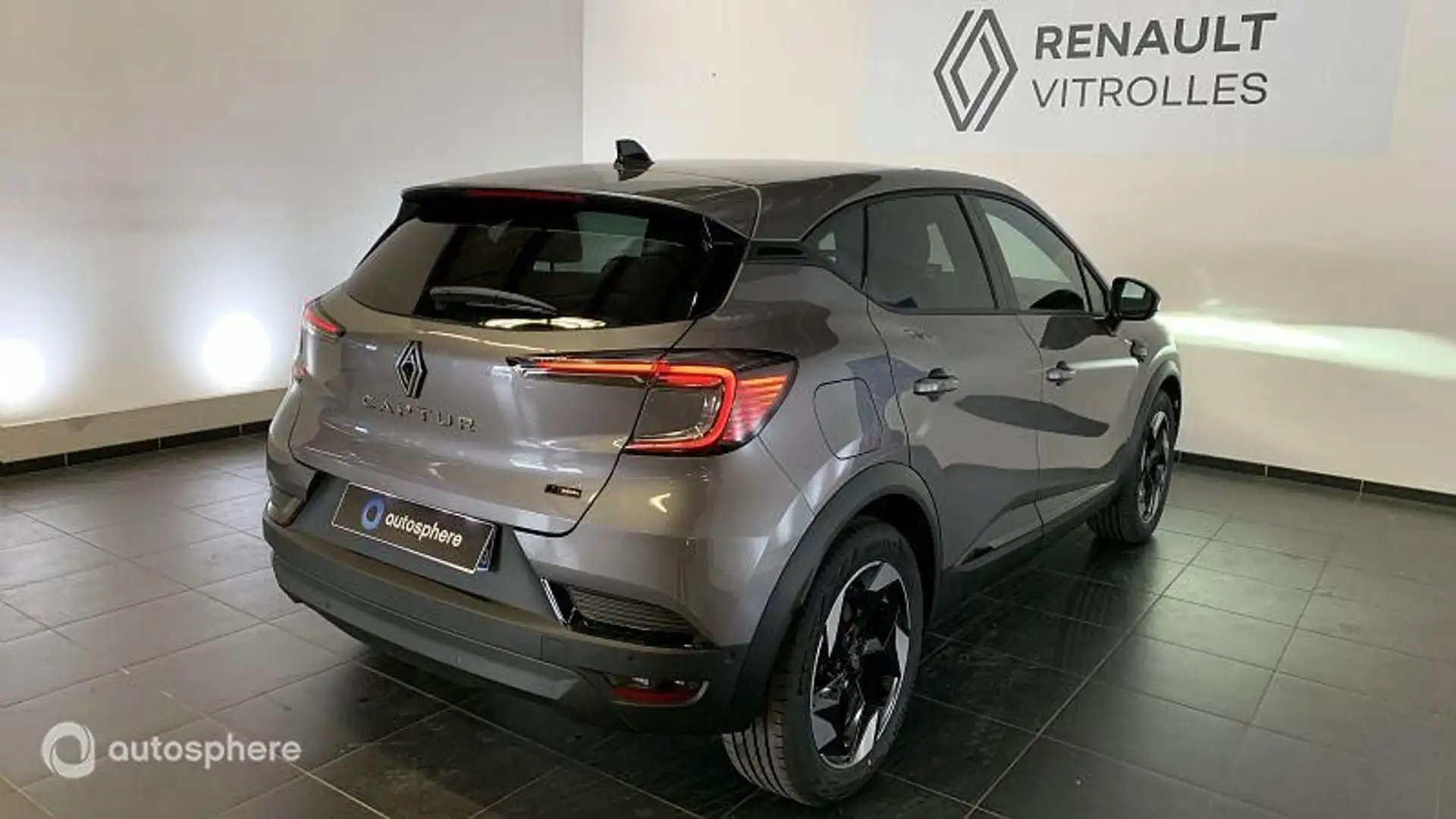 Renault Captur 1.6 E-Tech full hybrid 145ch Techno - 2