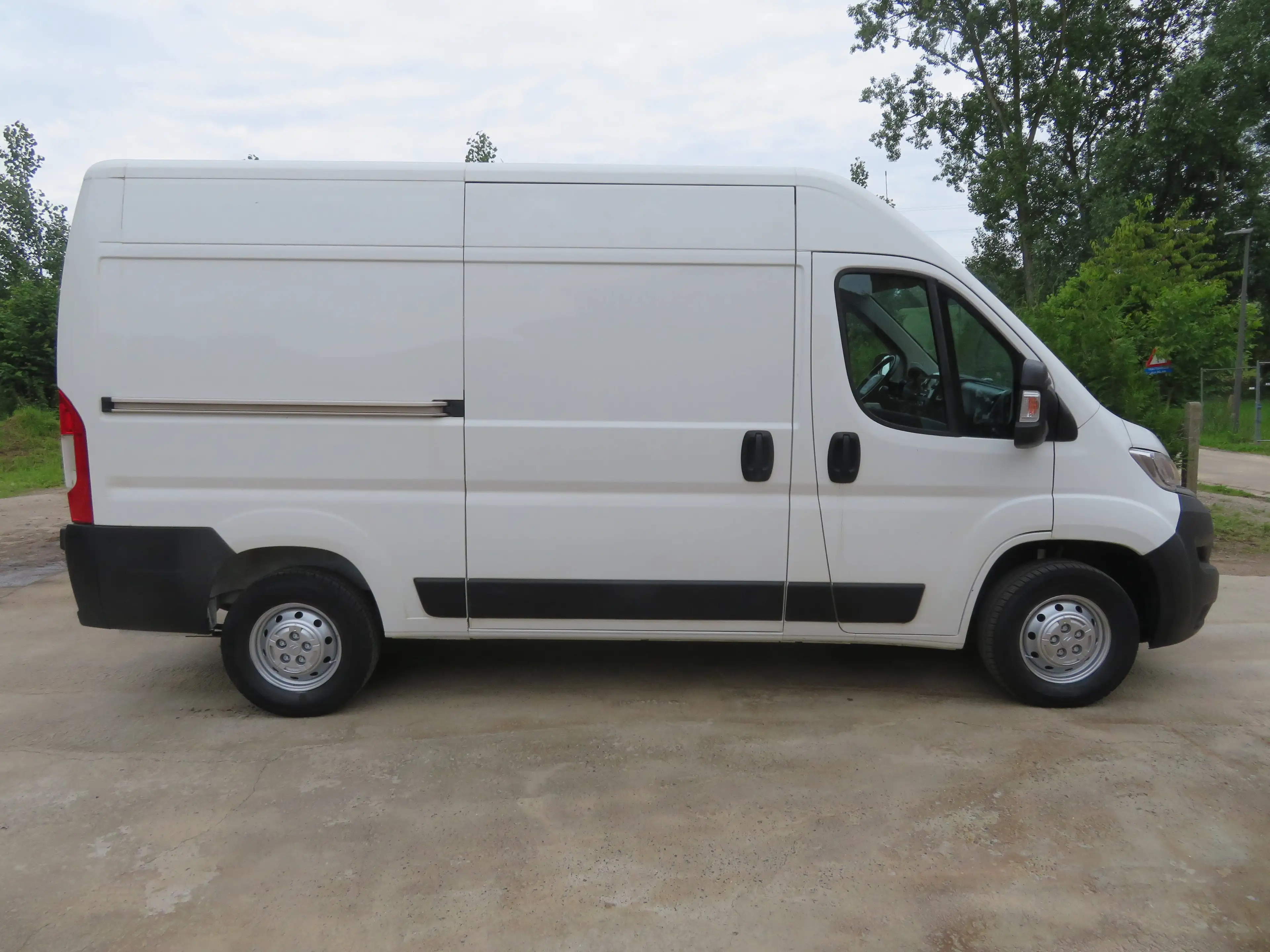 Citroen Jumper 2.2 BlueHDi - L2H2 — photo 8