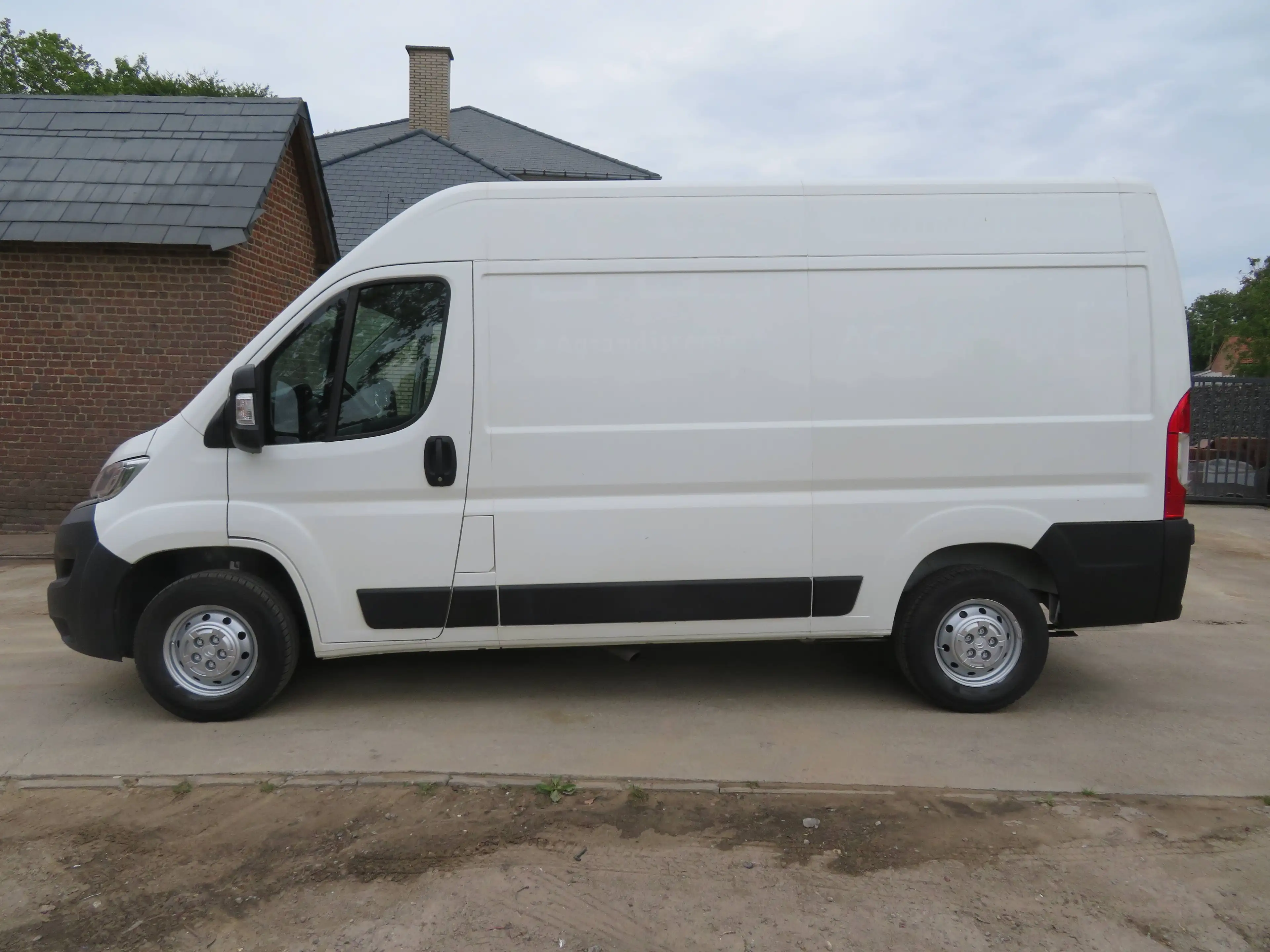 Citroen Jumper 2.2 BlueHDi - L2H2 — photo 4