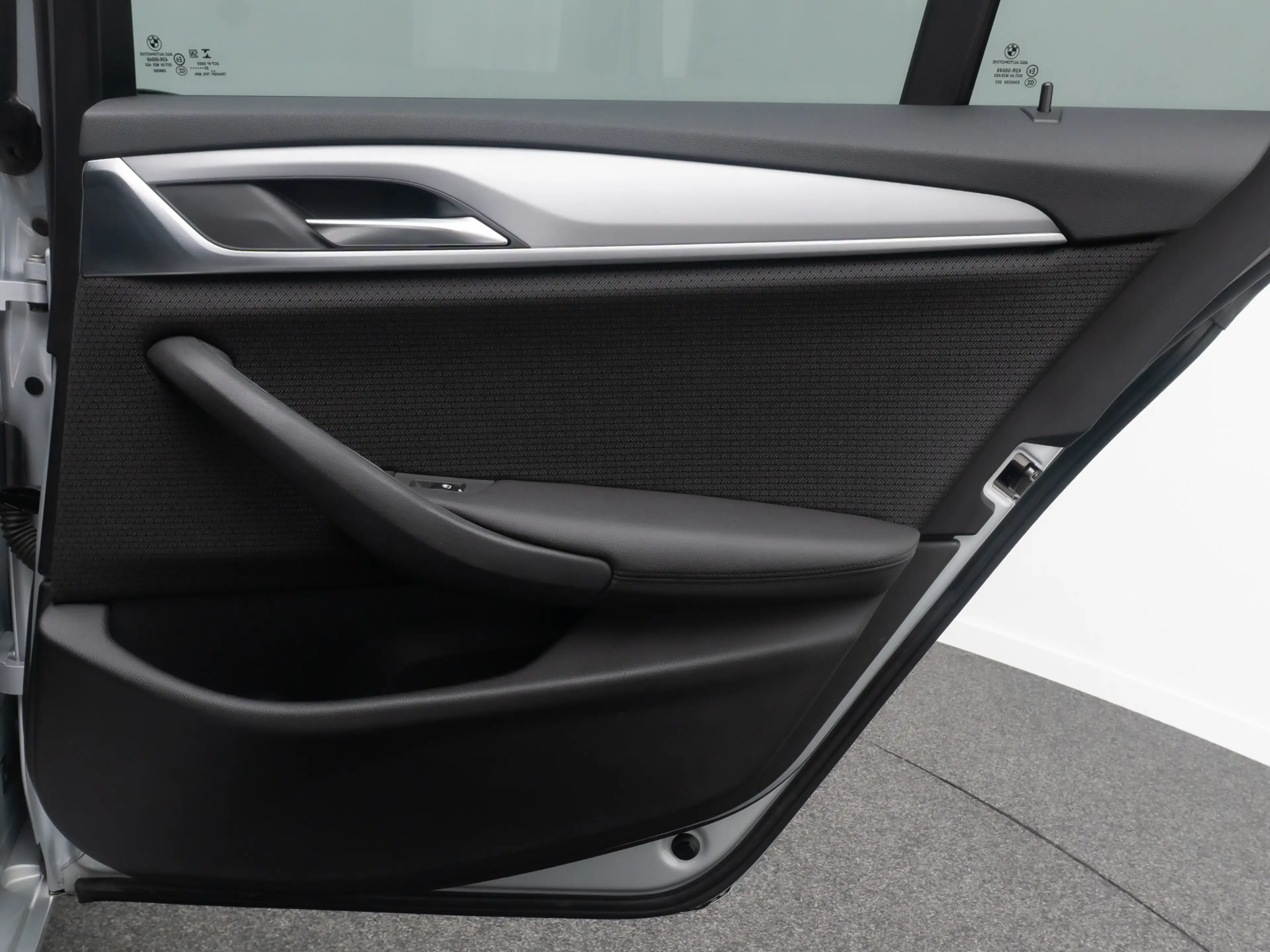 BMW 520 Kamera DAB 4xKlima Alarm GeschwindigReg — photo 32