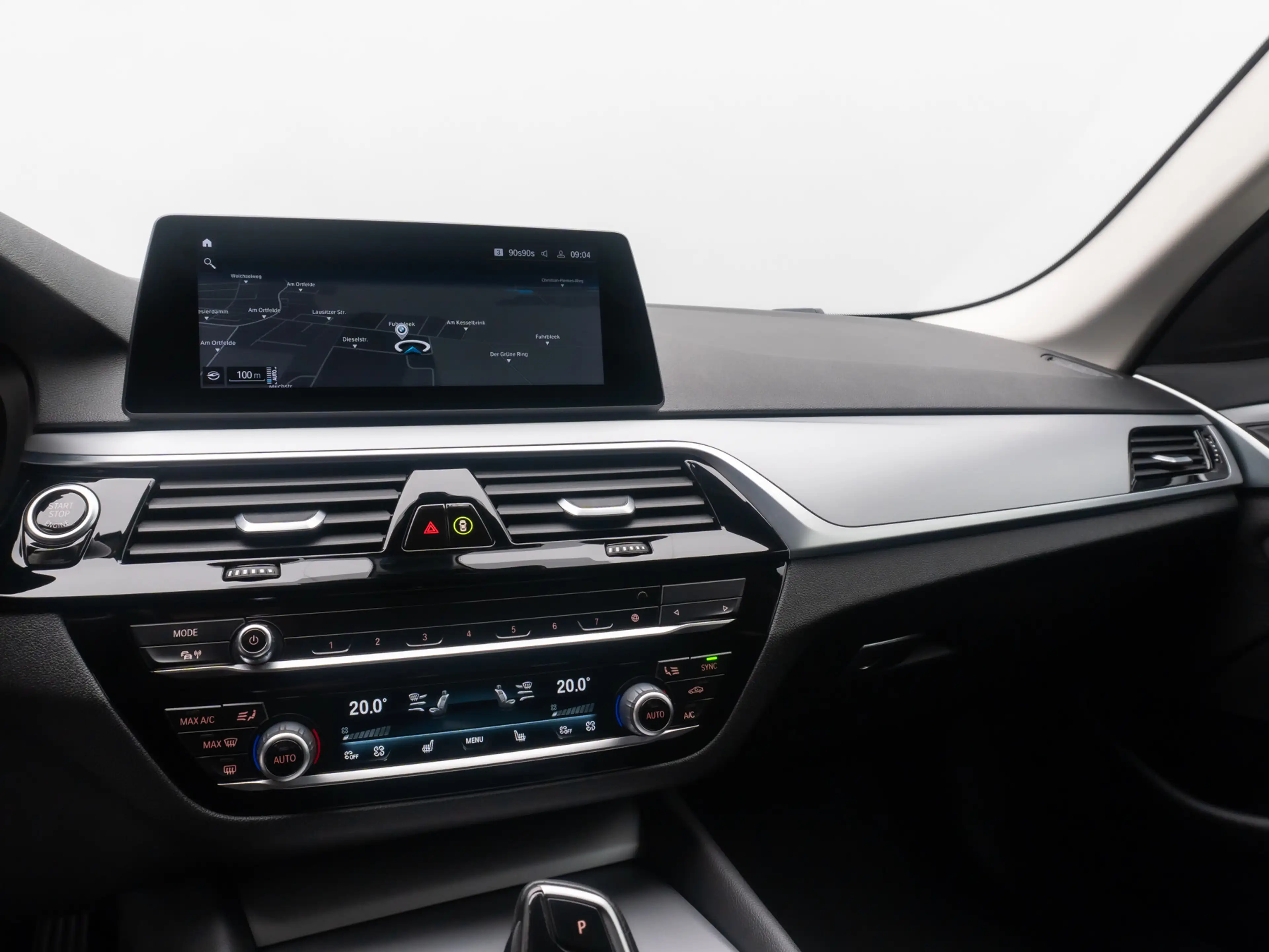 BMW 520 Kamera DAB 4xKlima Alarm GeschwindigReg — photo 22