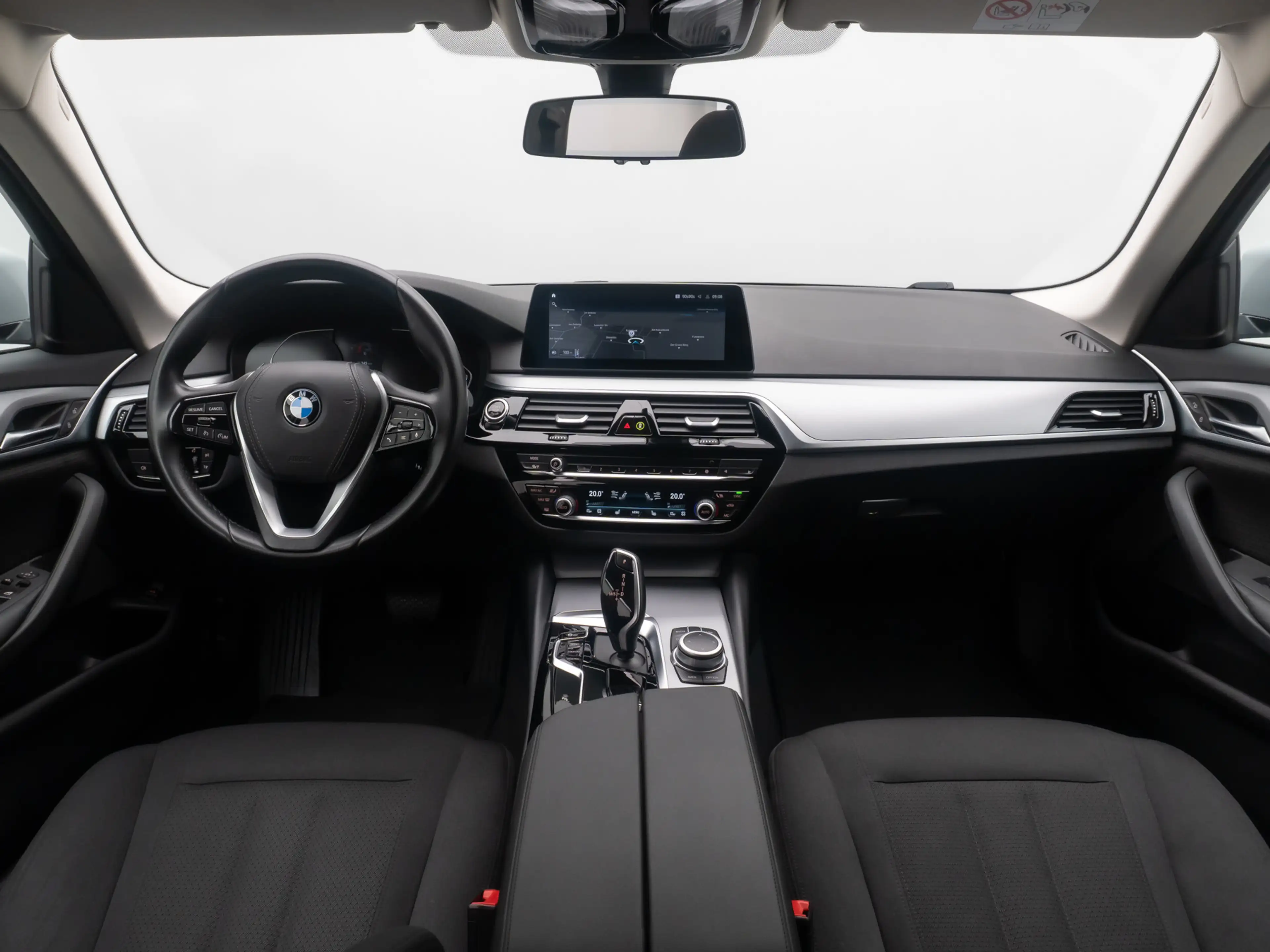 BMW 520 Kamera DAB 4xKlima Alarm GeschwindigReg — photo 39