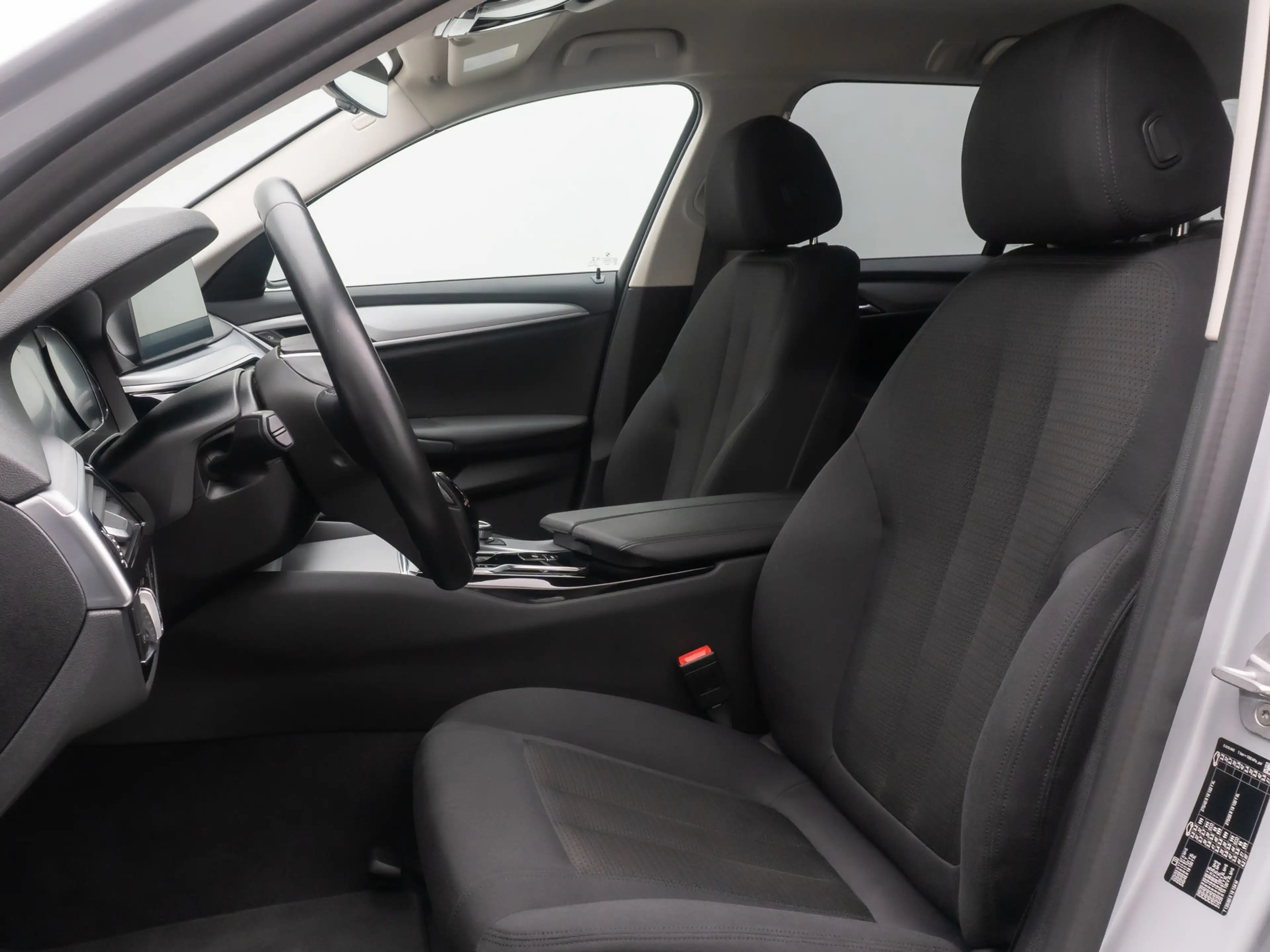 BMW 520 Kamera DAB 4xKlima Alarm GeschwindigReg — photo 35