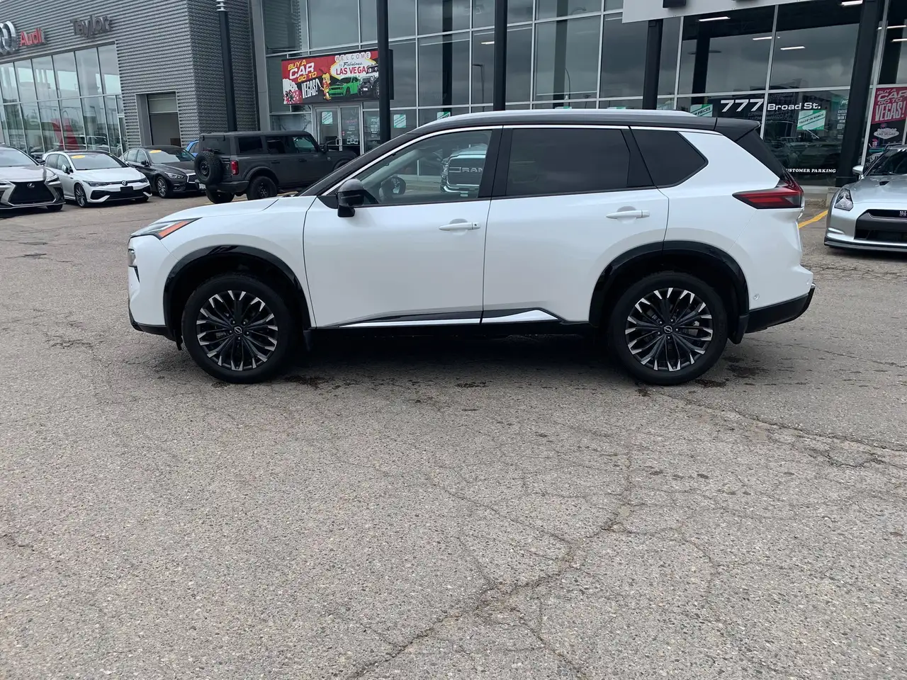 Nissan Rogue снимка Nissan Rogue