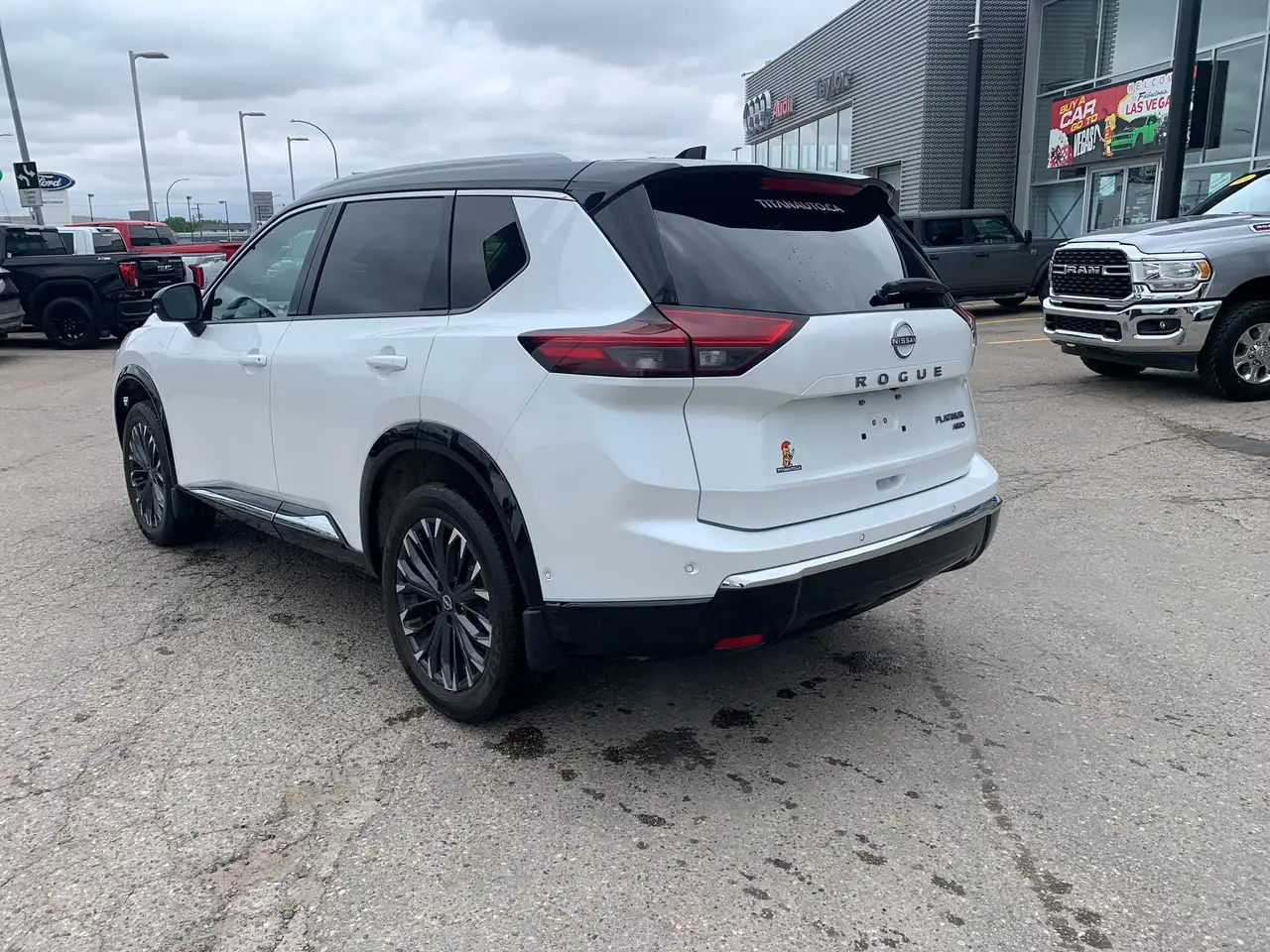 Nissan Rogue снимка Nissan Rogue