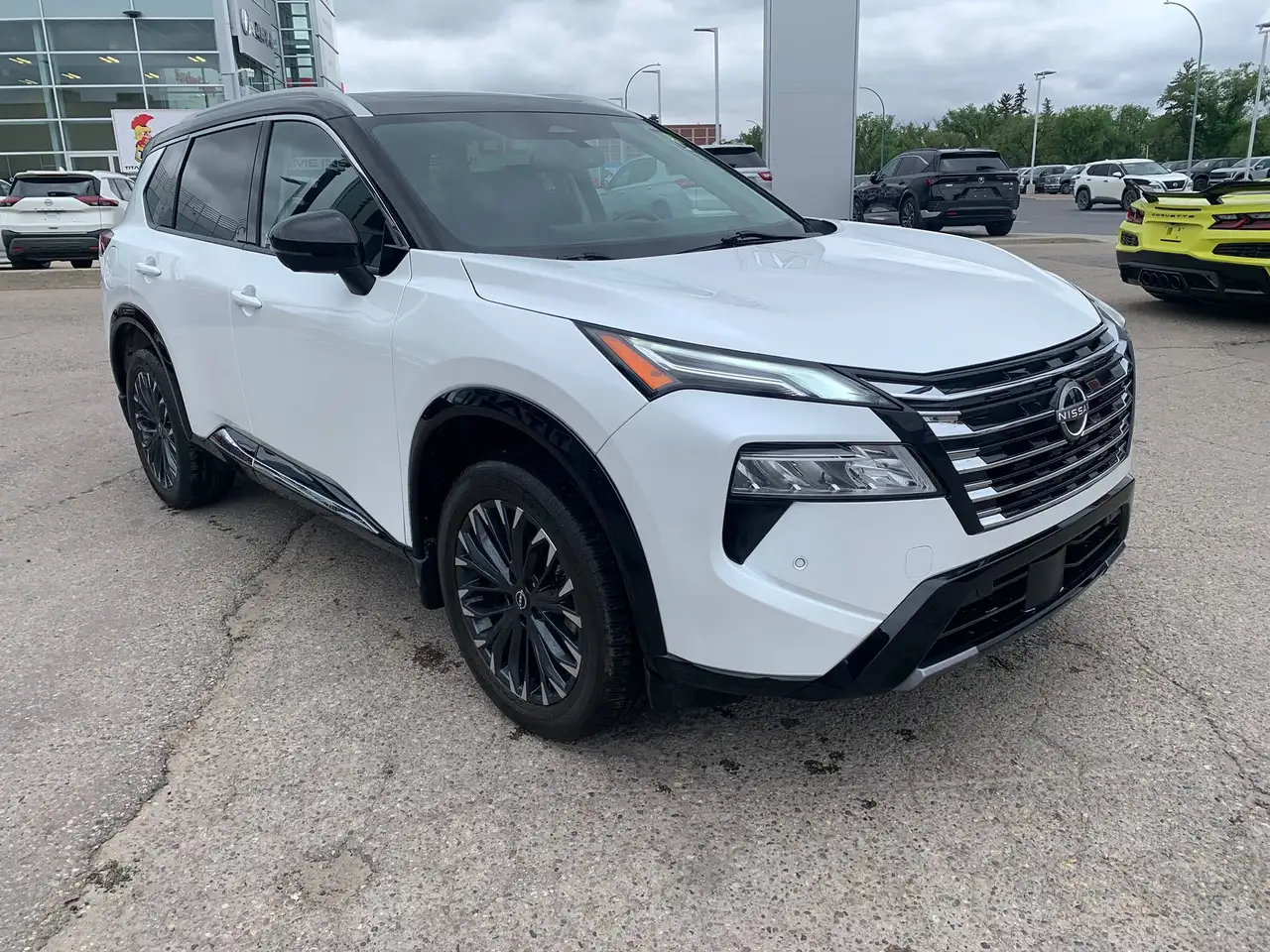Nissan Rogue снимка Nissan Rogue