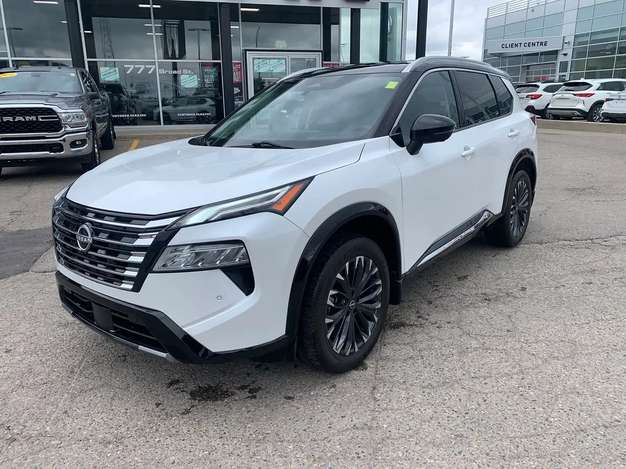 Nissan Rogue снимка Nissan Rogue