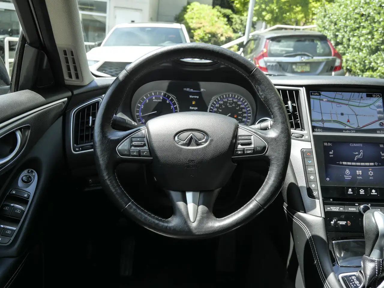 Infiniti Q50 снимка Infiniti Q50