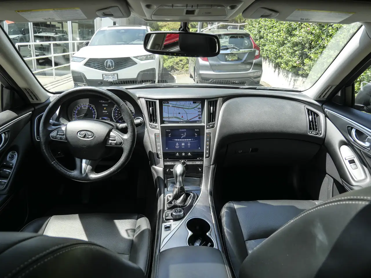 Infiniti Q50 снимка Infiniti Q50