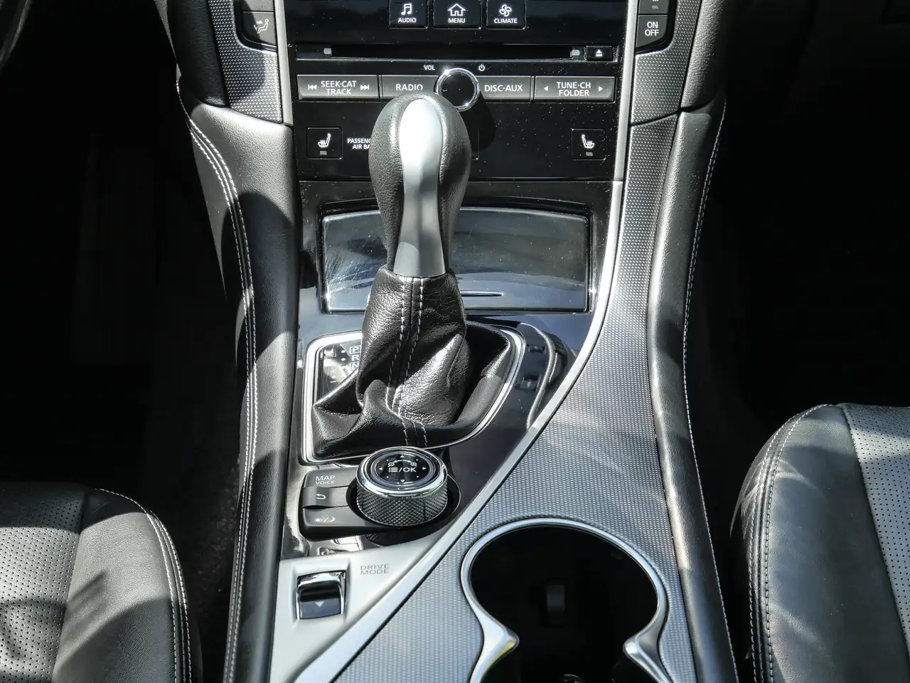 Infiniti Q50 снимка Infiniti Q50
