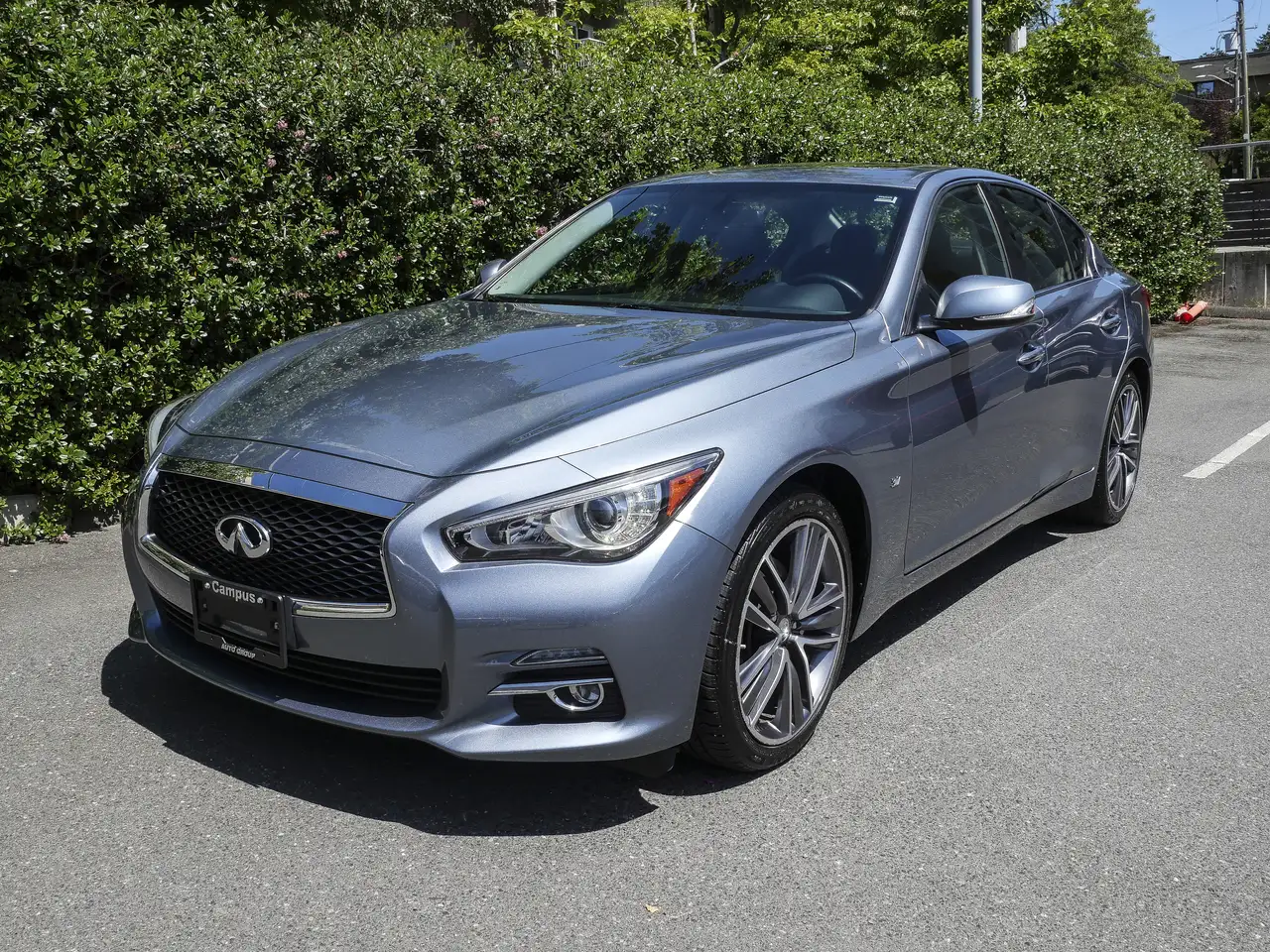 Infiniti Q50 снимка Infiniti Q50