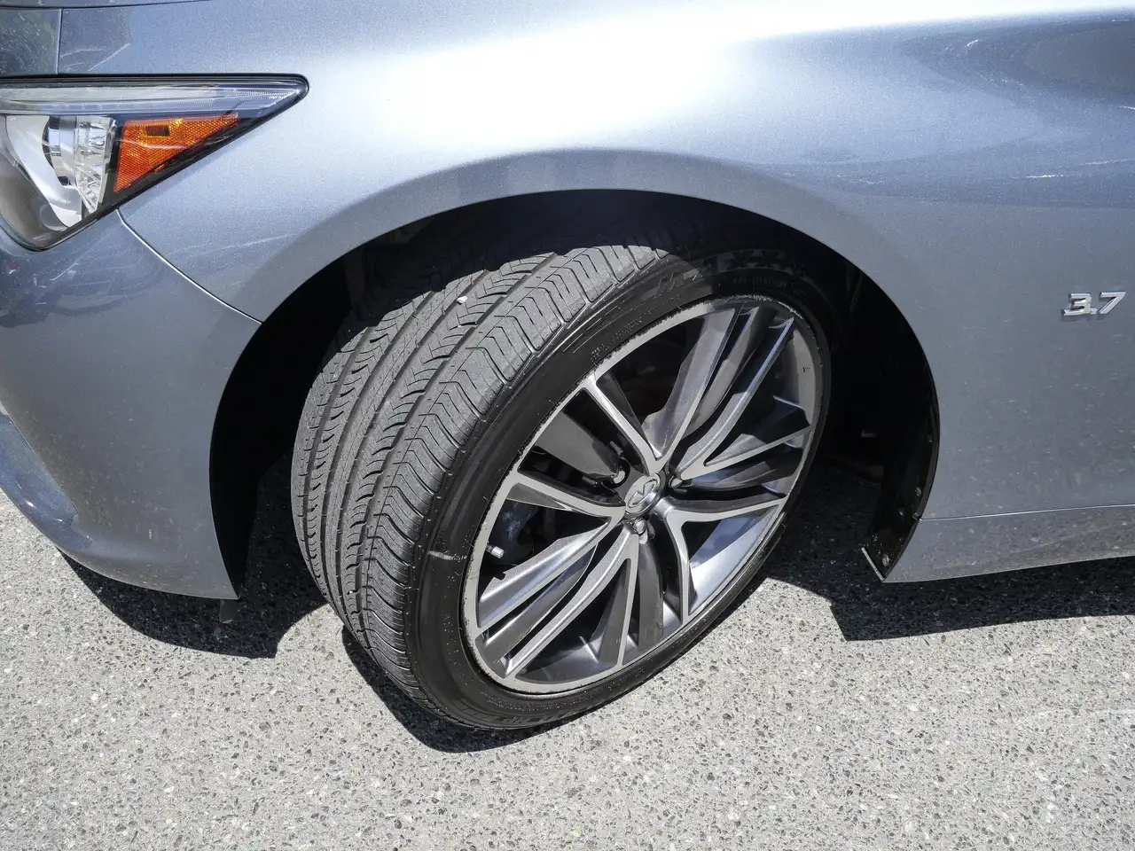 Infiniti Q50 снимка Infiniti Q50