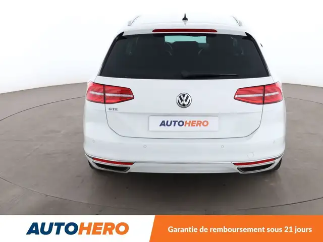 Volkswagen Passat view 5