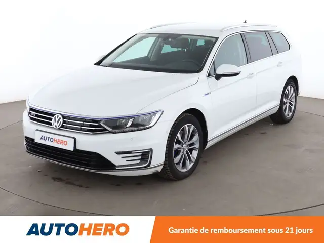 2018 Volkswagen Passat in White for sale