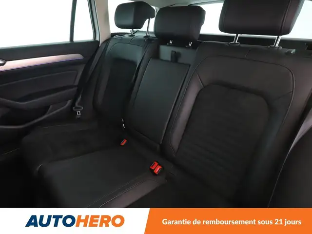 Volkswagen Passat view 14
