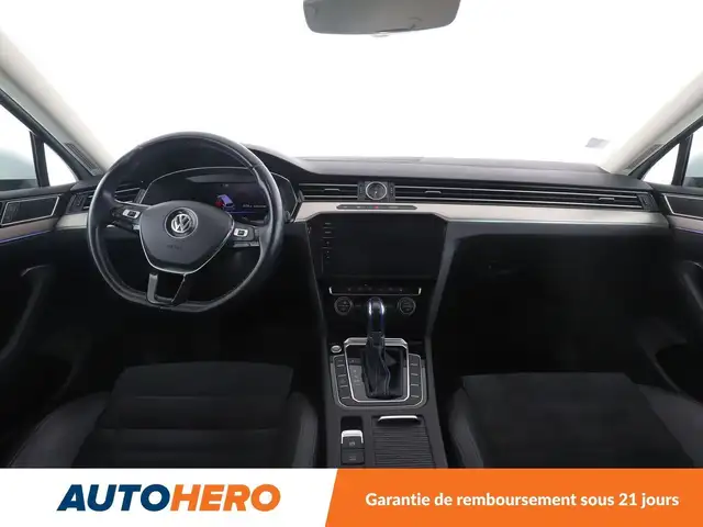 Volkswagen Passat view 12