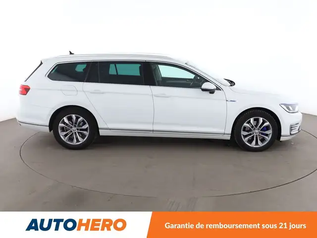Volkswagen Passat view 7
