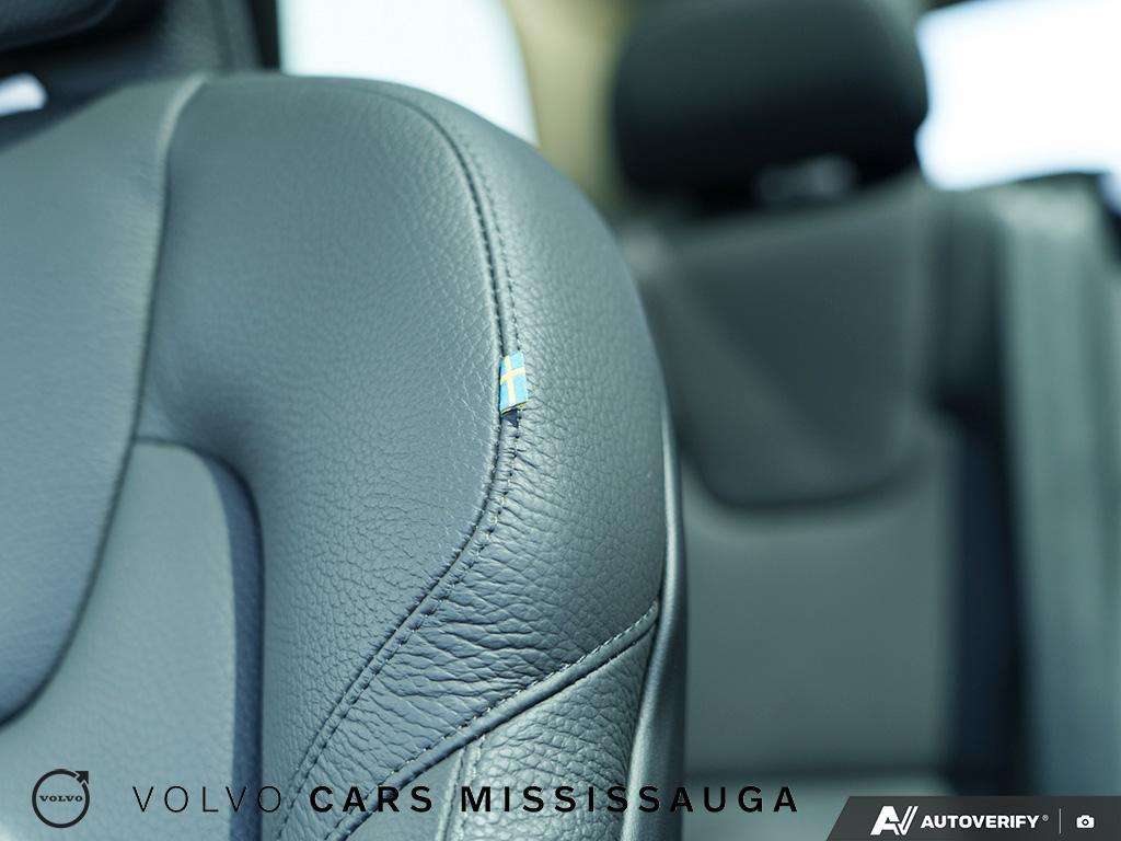 2025 Volvo XC60 B5 Plus Ex-Rental Special thumb 23