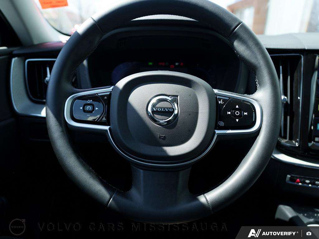 2025 Volvo XC60 B5 Plus Ex-Rental Special thumb 14