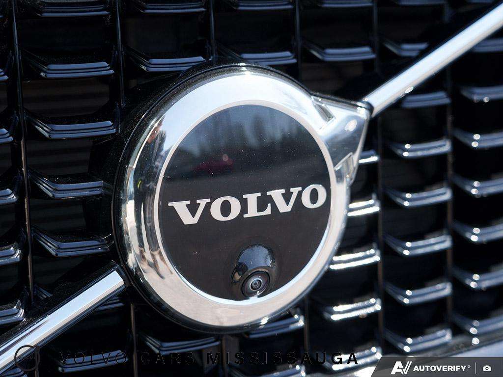 2025 Volvo XC60 B5 Plus Ex-Rental Special thumb 9