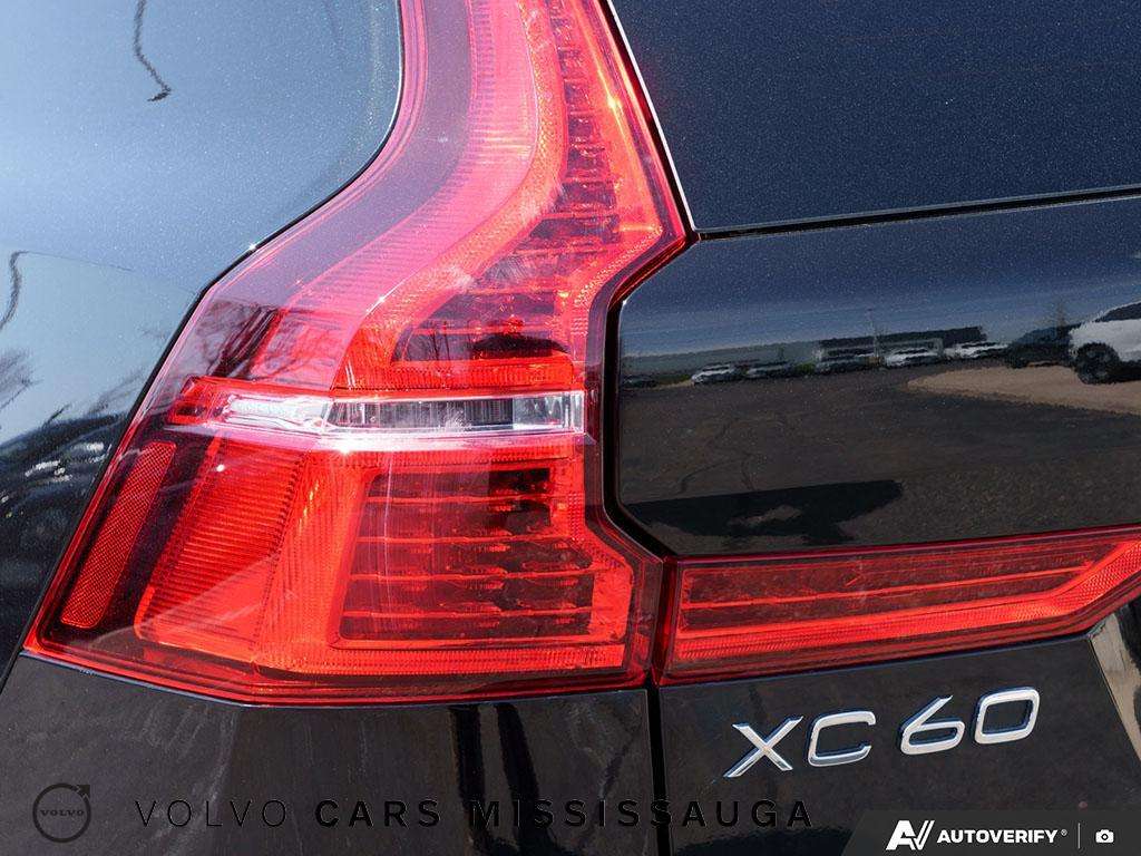 2025 Volvo XC60 B5 Plus Ex-Rental Special thumb 12