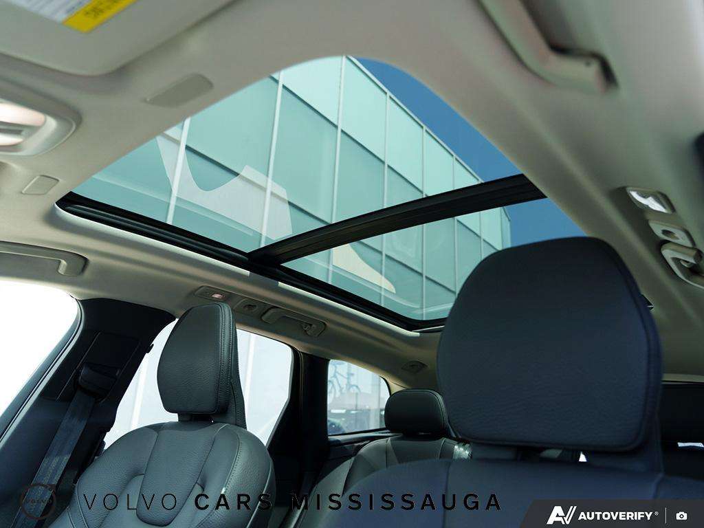 2025 Volvo XC60 B5 Plus Ex-Rental Special thumb 26