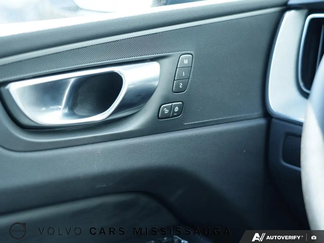 Volvo XC60 снимка Volvo XC60
