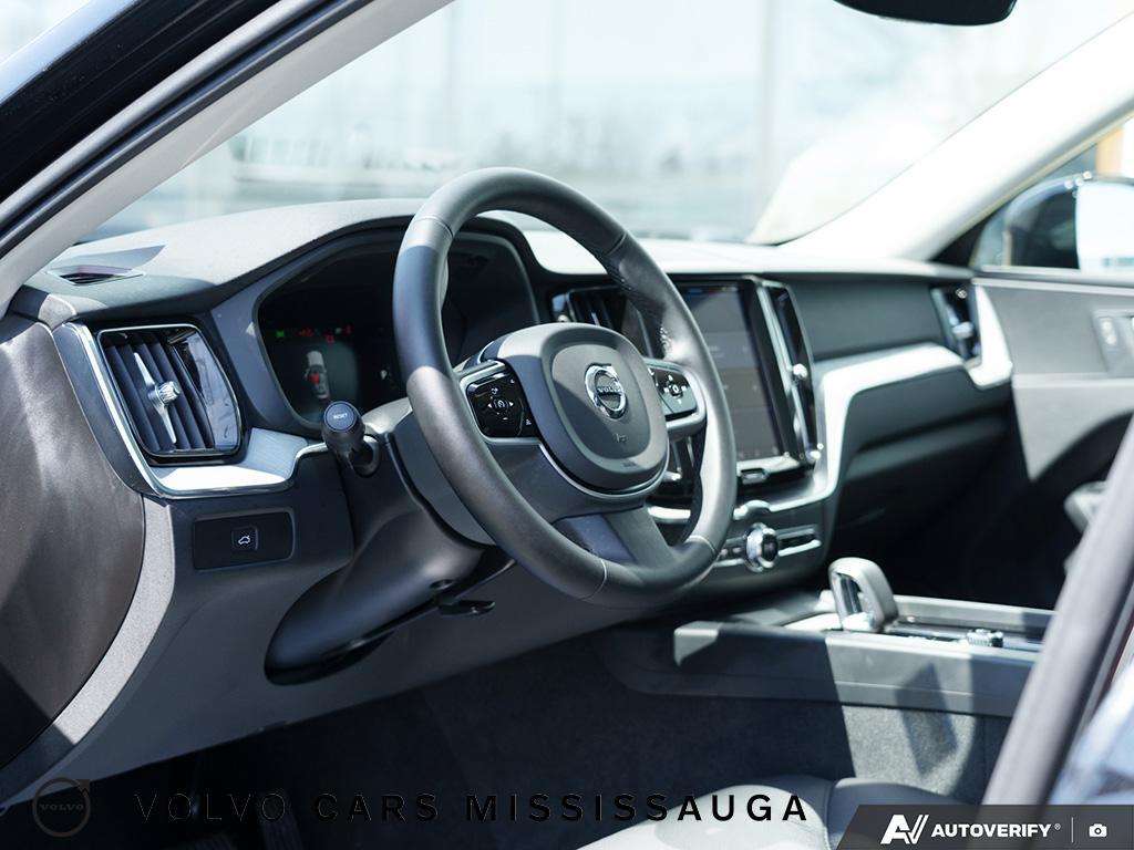 2025 Volvo XC60 B5 Plus Ex-Rental Special thumb 13