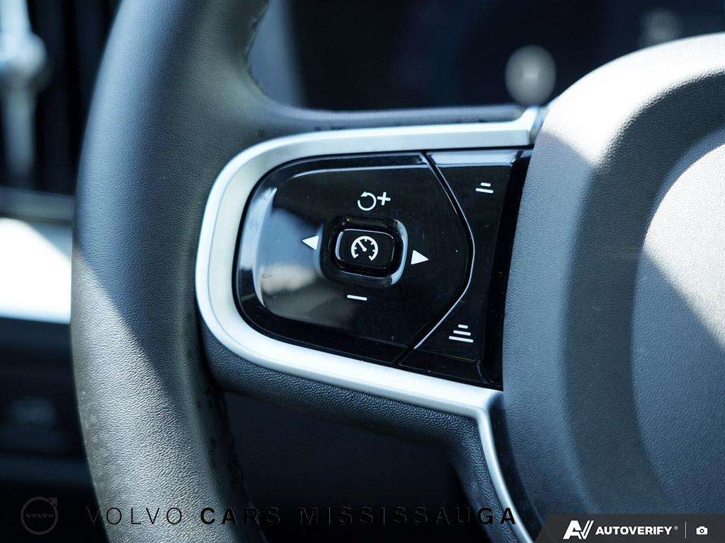 2025 Volvo XC60 B5 Plus Ex-Rental Special thumb 18