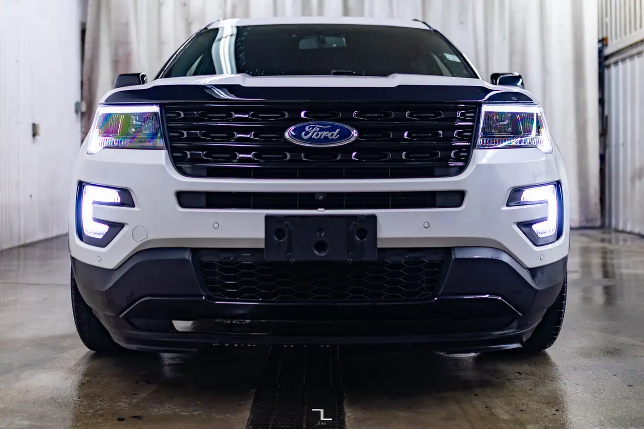 Ford Explorer снимка Ford Explorer