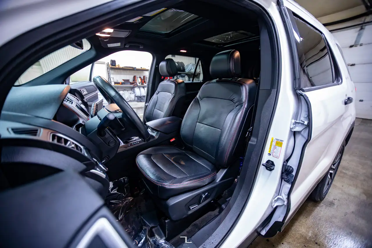 Ford Explorer снимка Ford Explorer