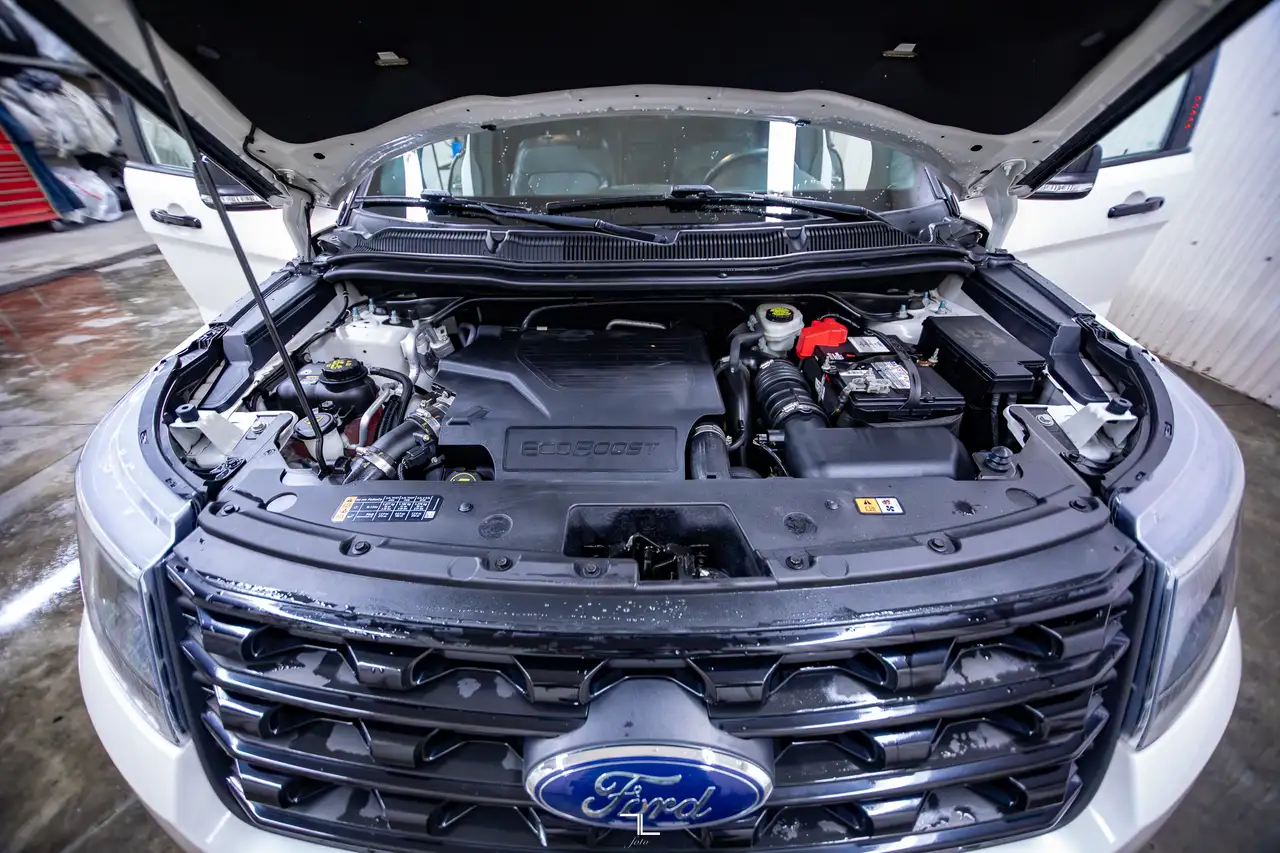 Ford Explorer снимка Ford Explorer