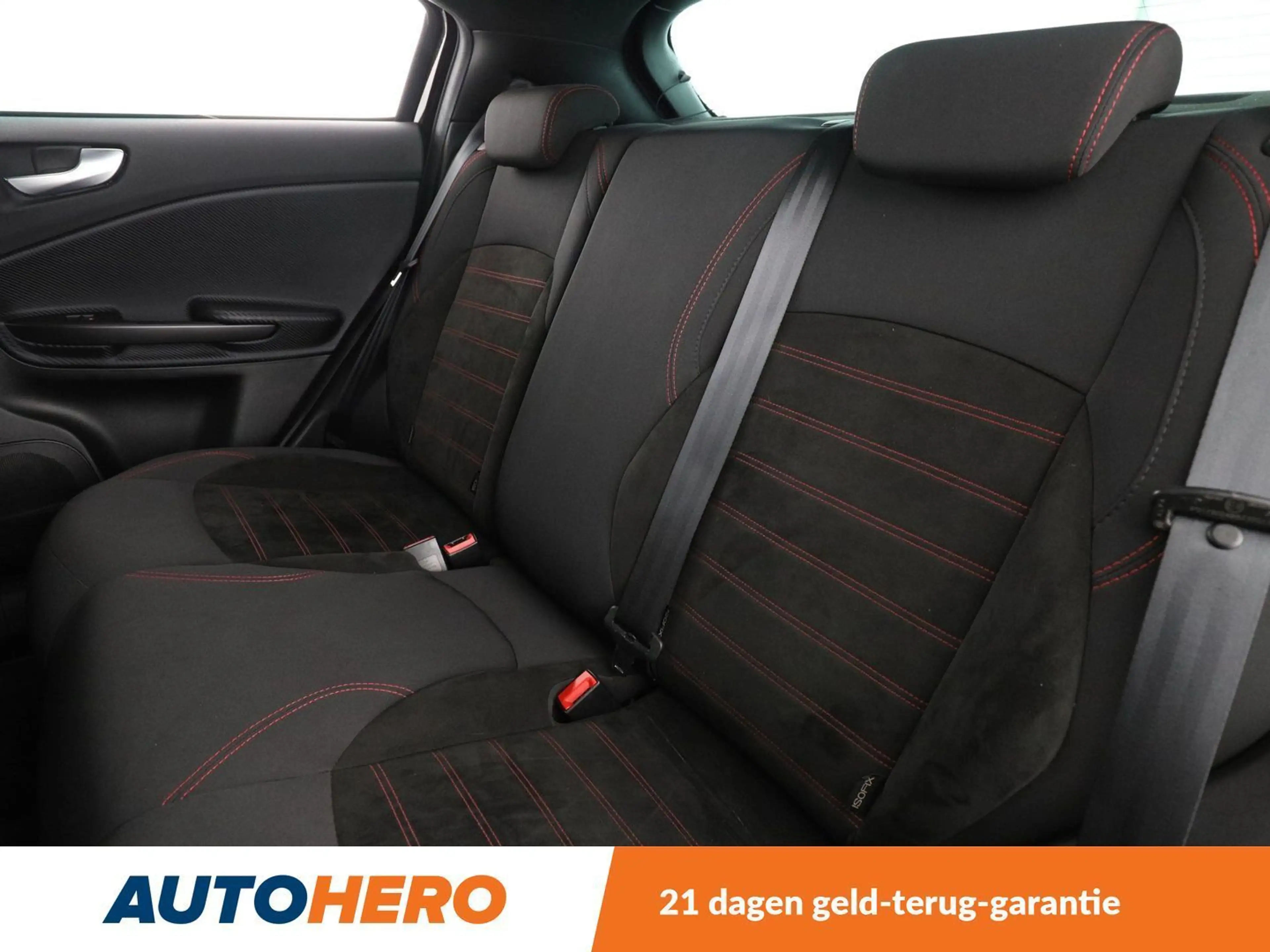 Alfa Romeo Giulietta 1.4 Turbo Super — photo 14