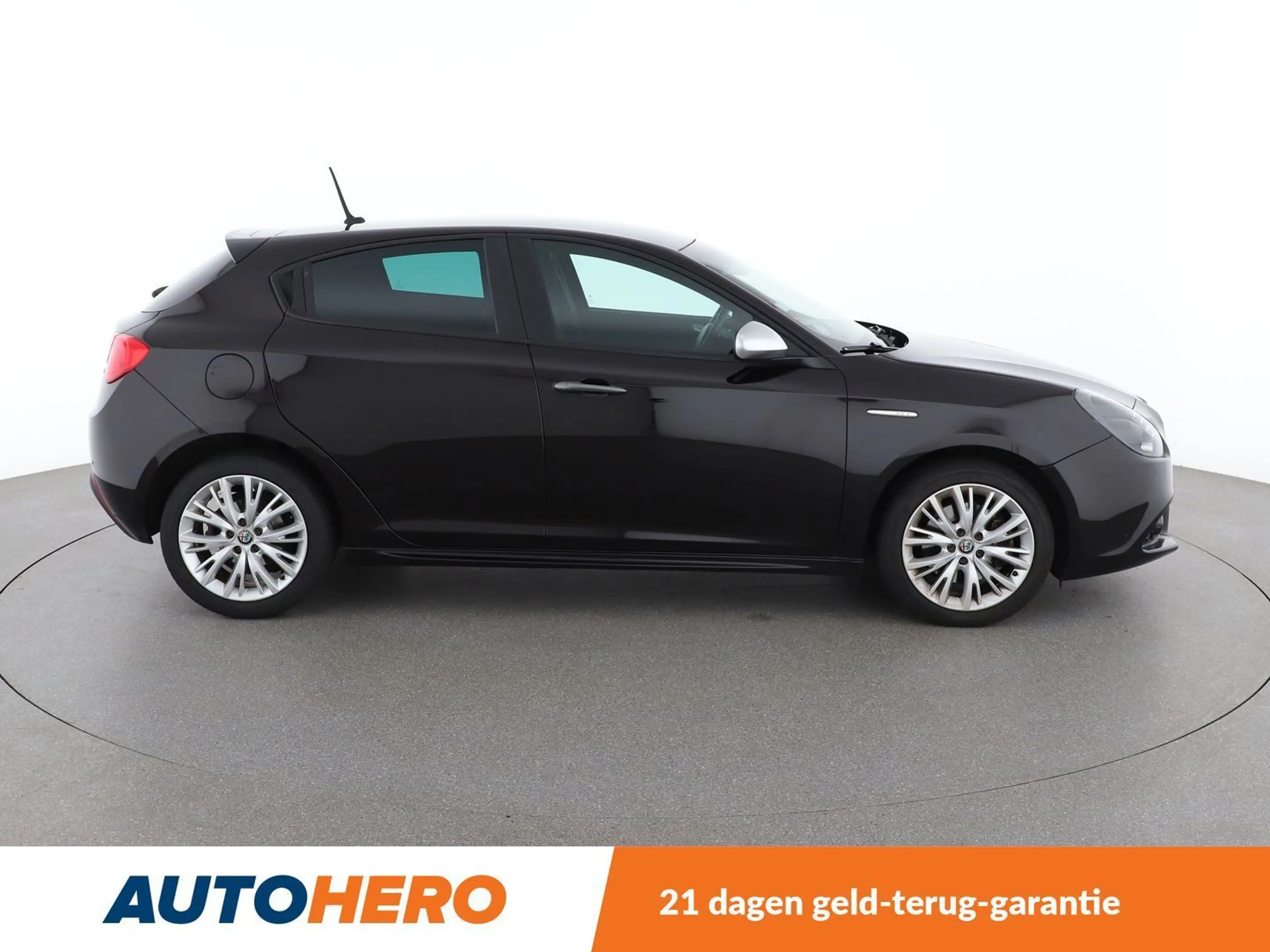 Alfa Romeo Giulietta 1.4 Turbo Super — photo 7