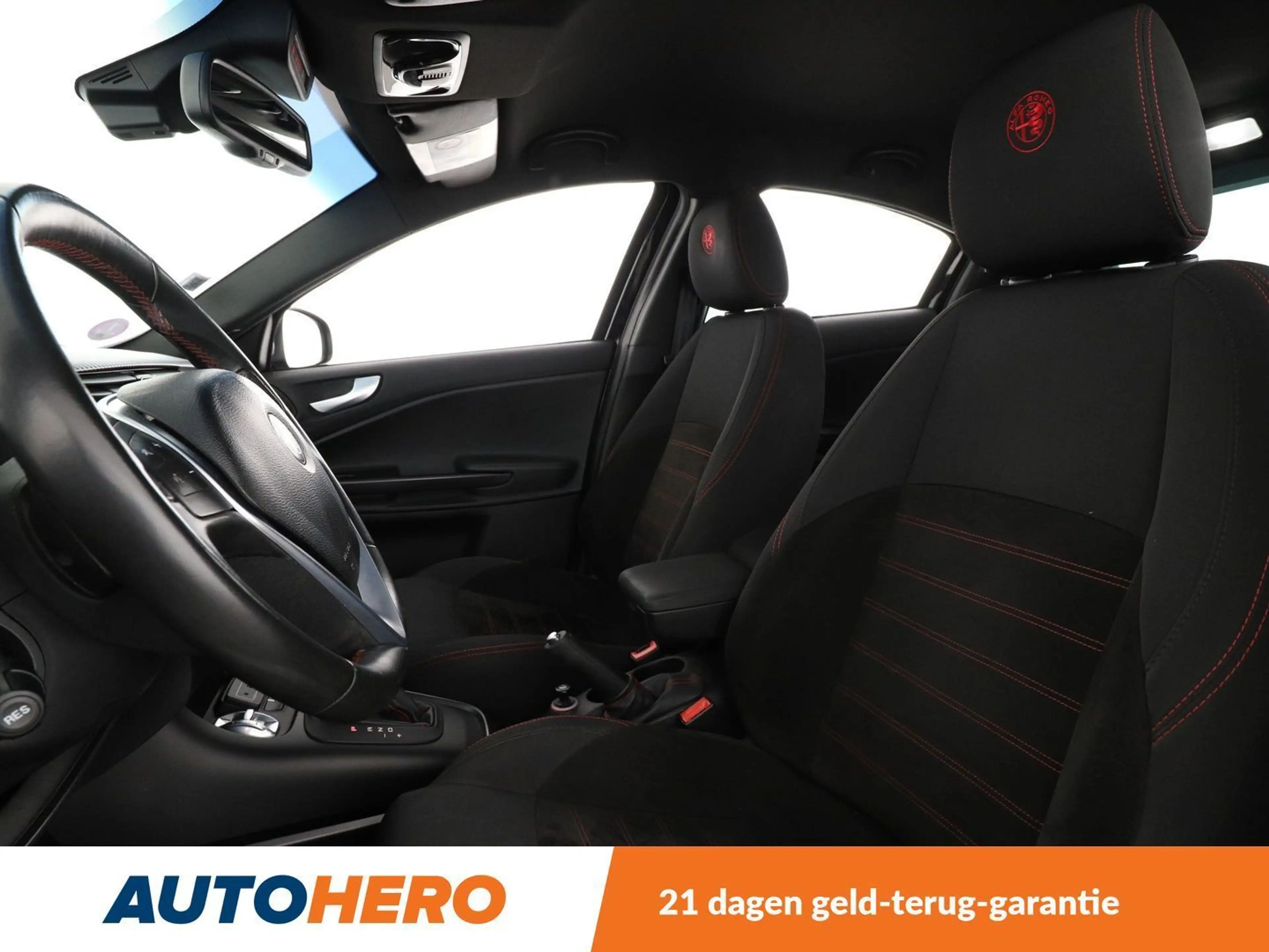 Alfa Romeo Giulietta 1.4 Turbo Super — photo 10