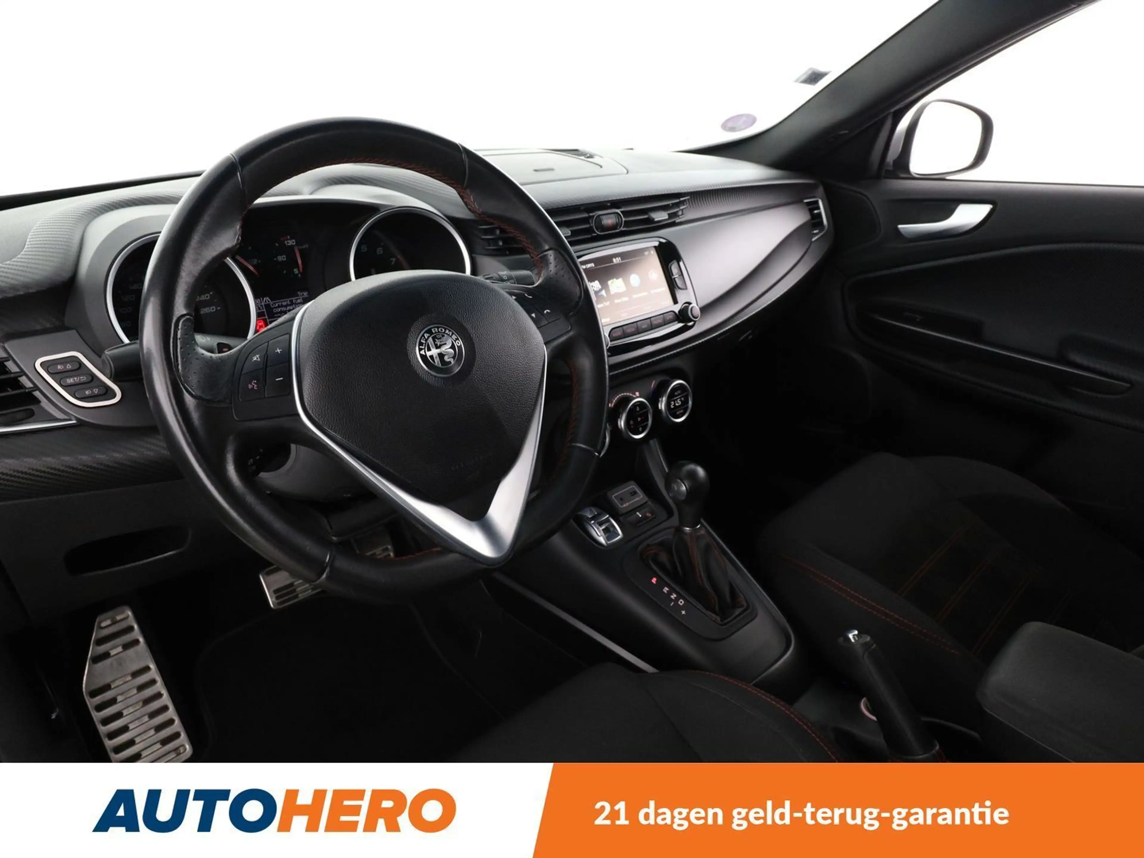 Alfa Romeo Giulietta 1.4 Turbo Super — photo 11