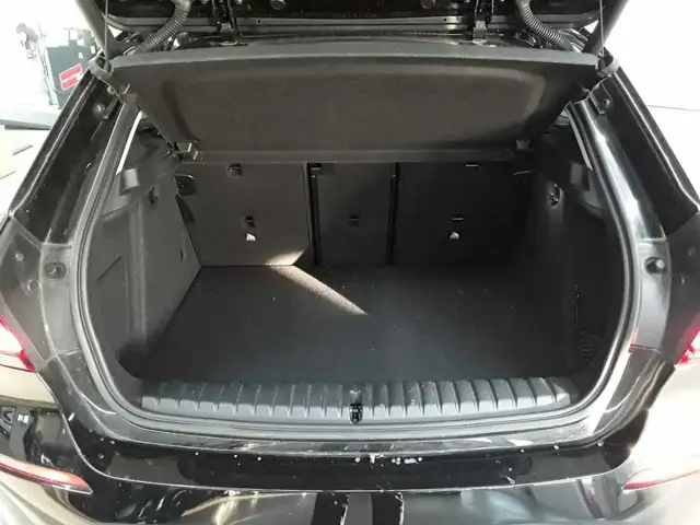 BMW 1 Series view 15