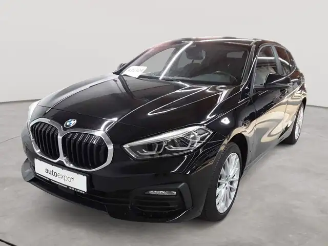 BMW 1 Series view 2