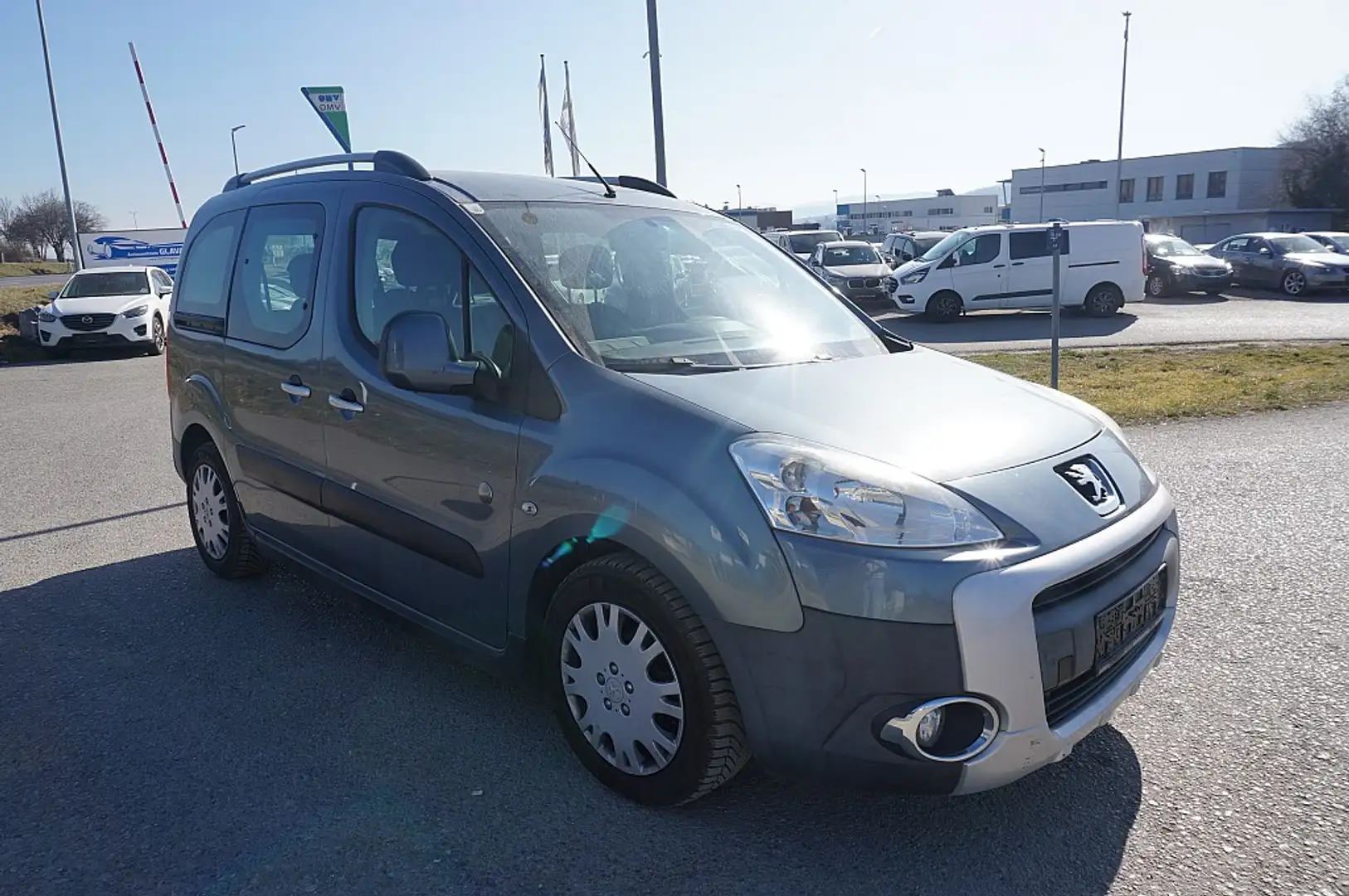 Peugeot Partner Tepee Outdoor 1,6 HDi 90 FAP Серый - 2