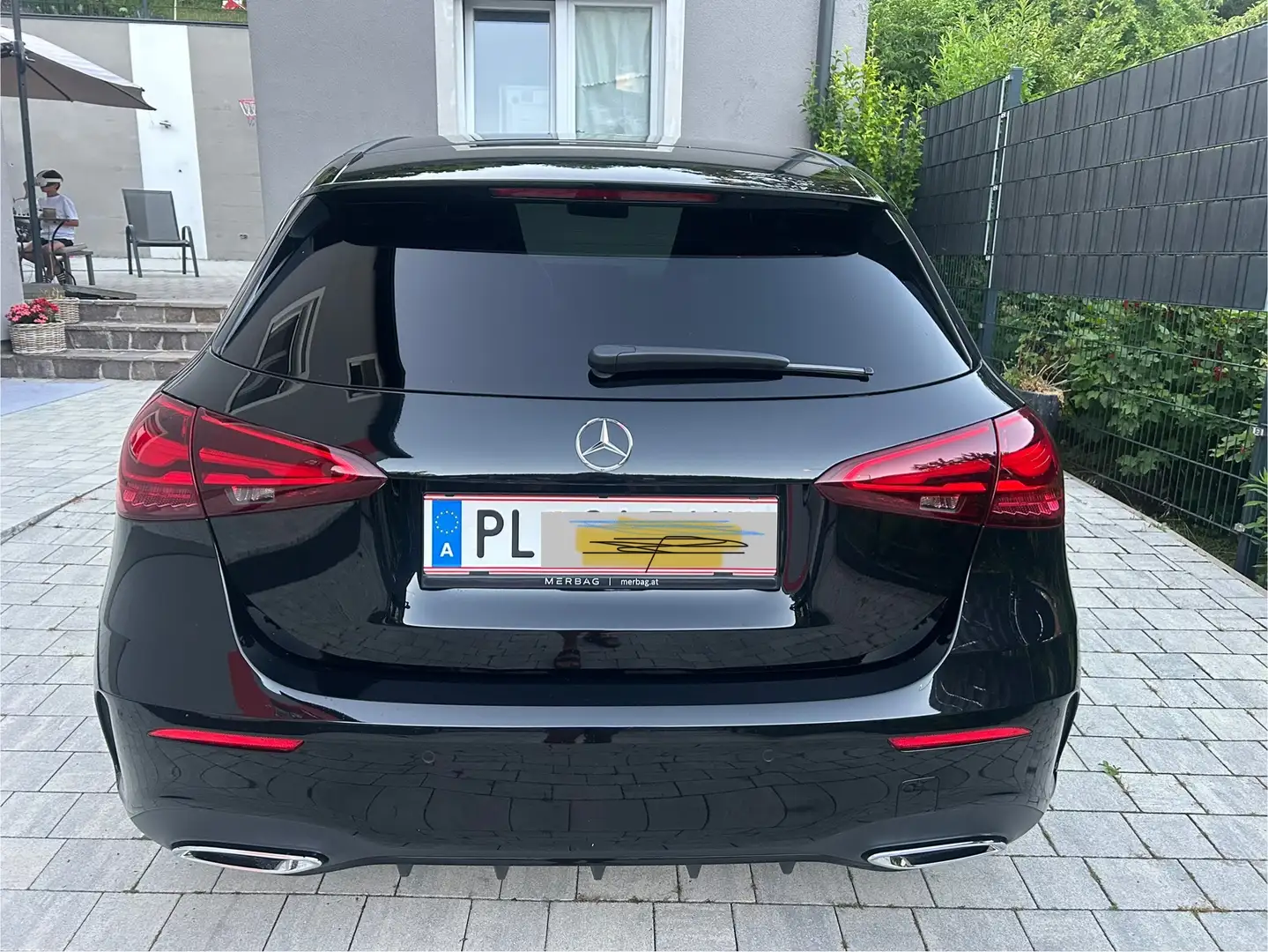 Mercedes-Benz 180 Österreich Edition / AMG / PANO / MEM SITZE Schwarz - 2