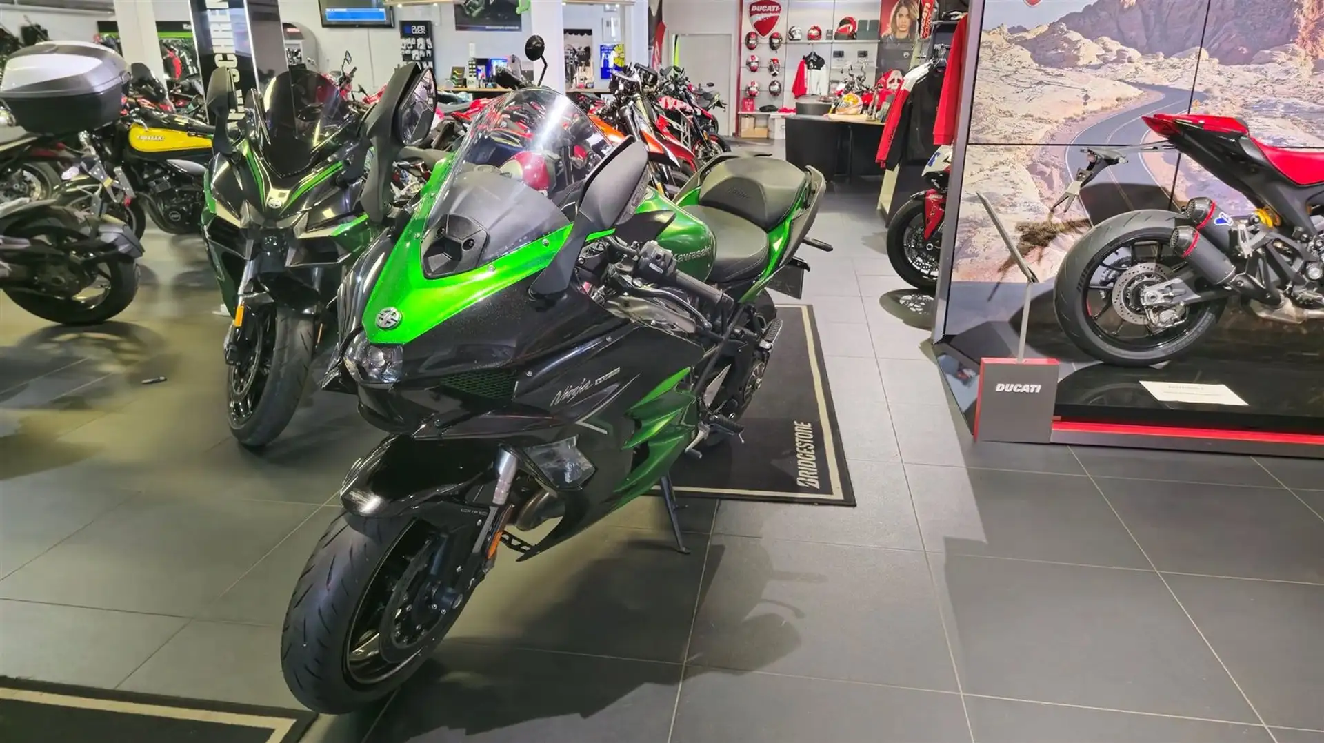 Kawasaki Ninja H2 SX SE #TOURER Grün - 1