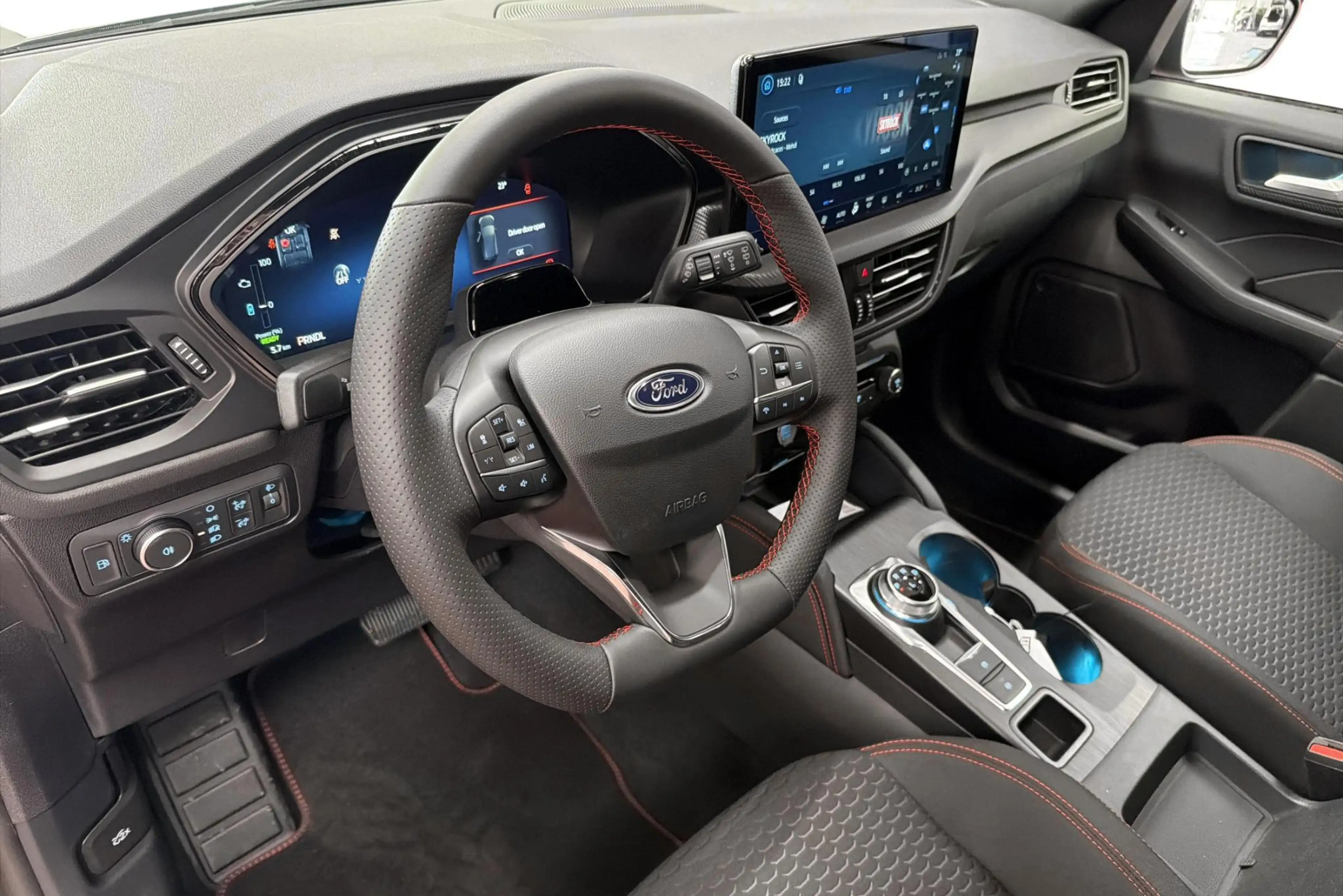 Ford Kuga 2.5i PHEV Aut. 178kW ST-Line — photo 6