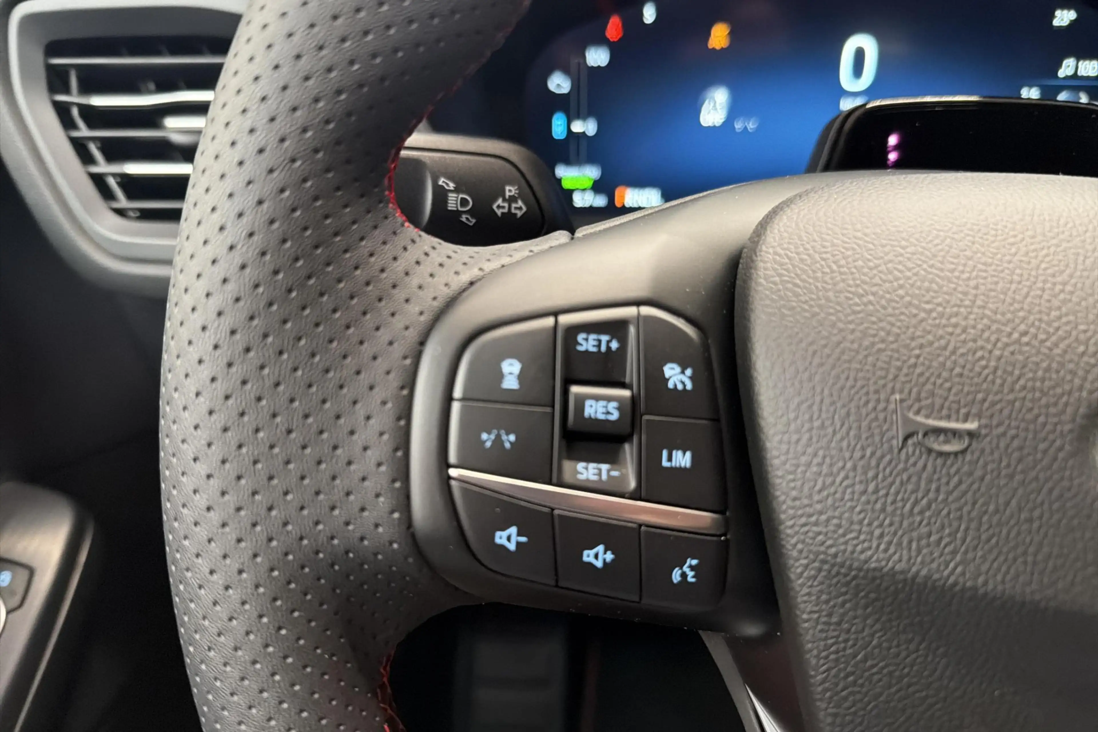 Ford Kuga 2.5i PHEV Aut. 178kW ST-Line — photo 12