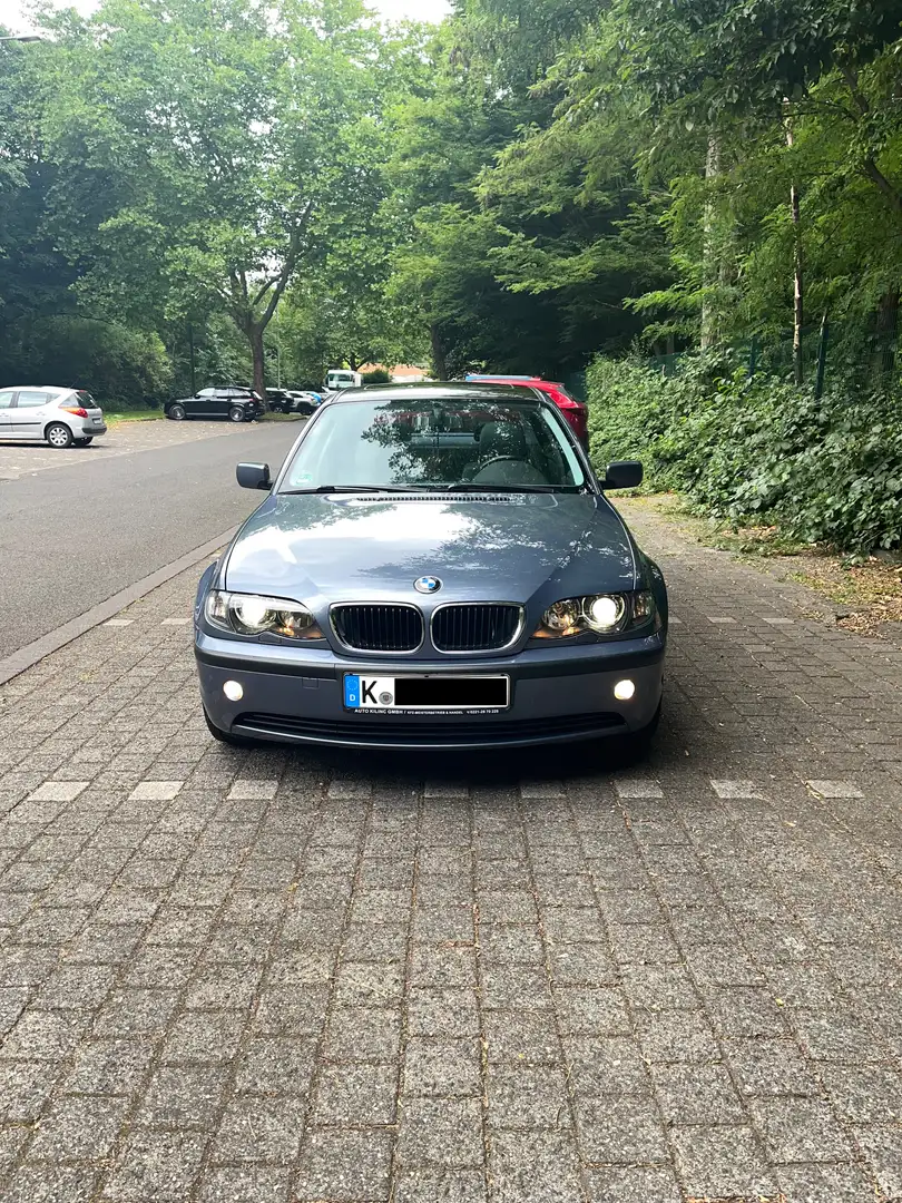 BMW 318 BMW E46 318i Facelift Bleu - 1